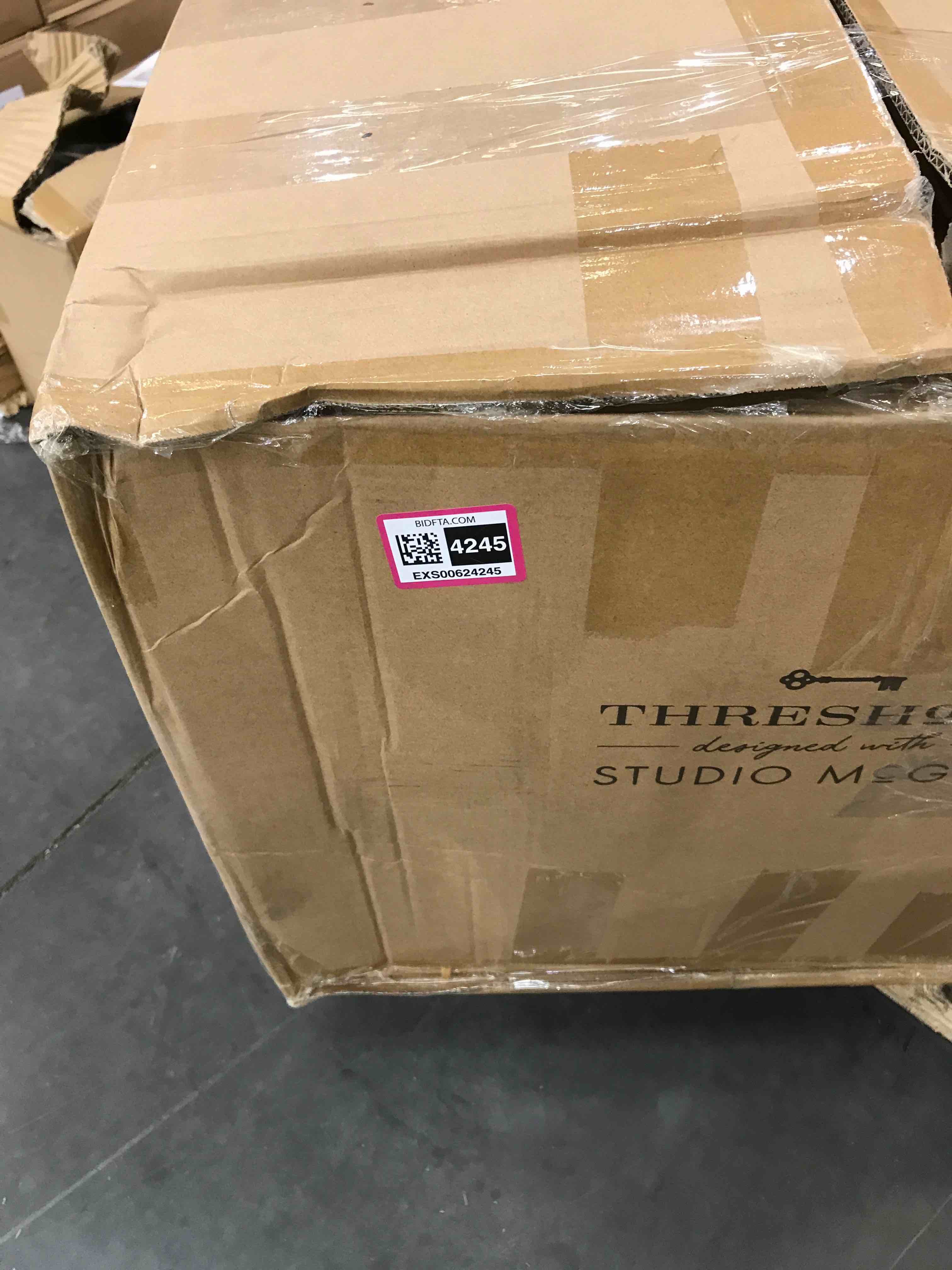 https://s3.amazonaws.com/lotting-images-prod/bidfta/EXS00624245_1695737510901.jpeg