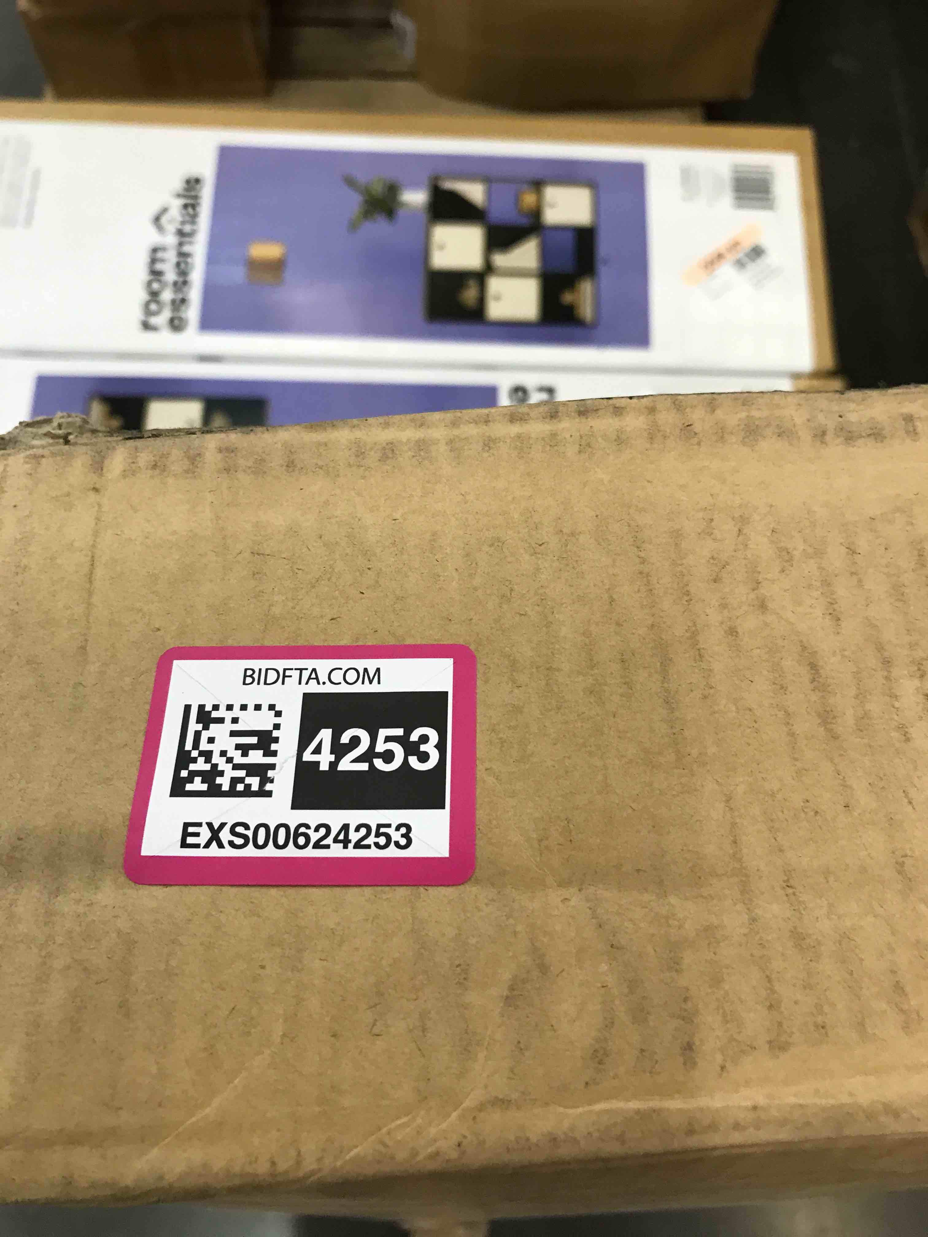 https://s3.amazonaws.com/lotting-images-prod/bidfta/EXS00624253_1695742530826.jpeg
