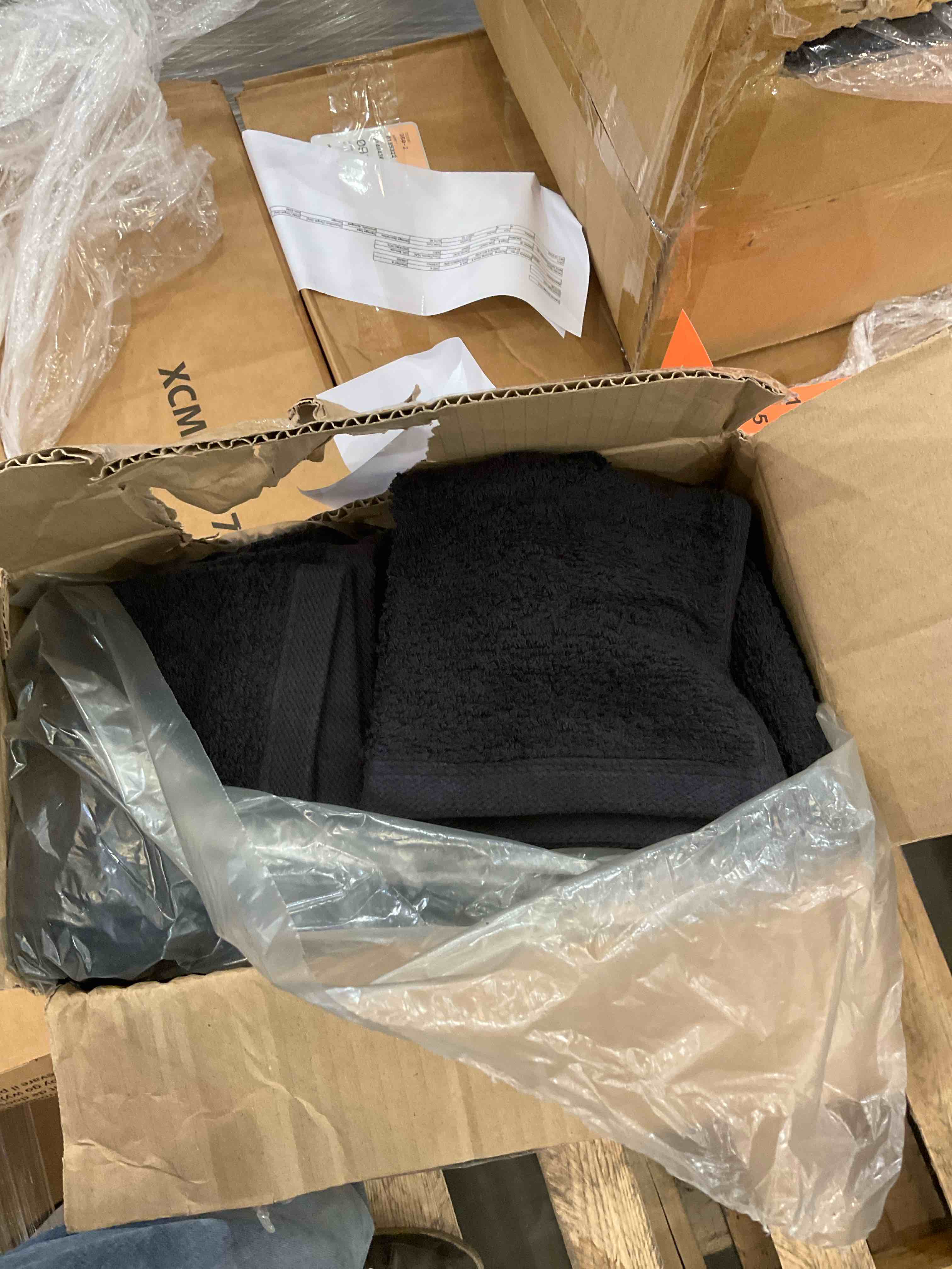 https://s3.amazonaws.com/lotting-images-prod/bidfta/EXS00624386_1695841767792.jpeg