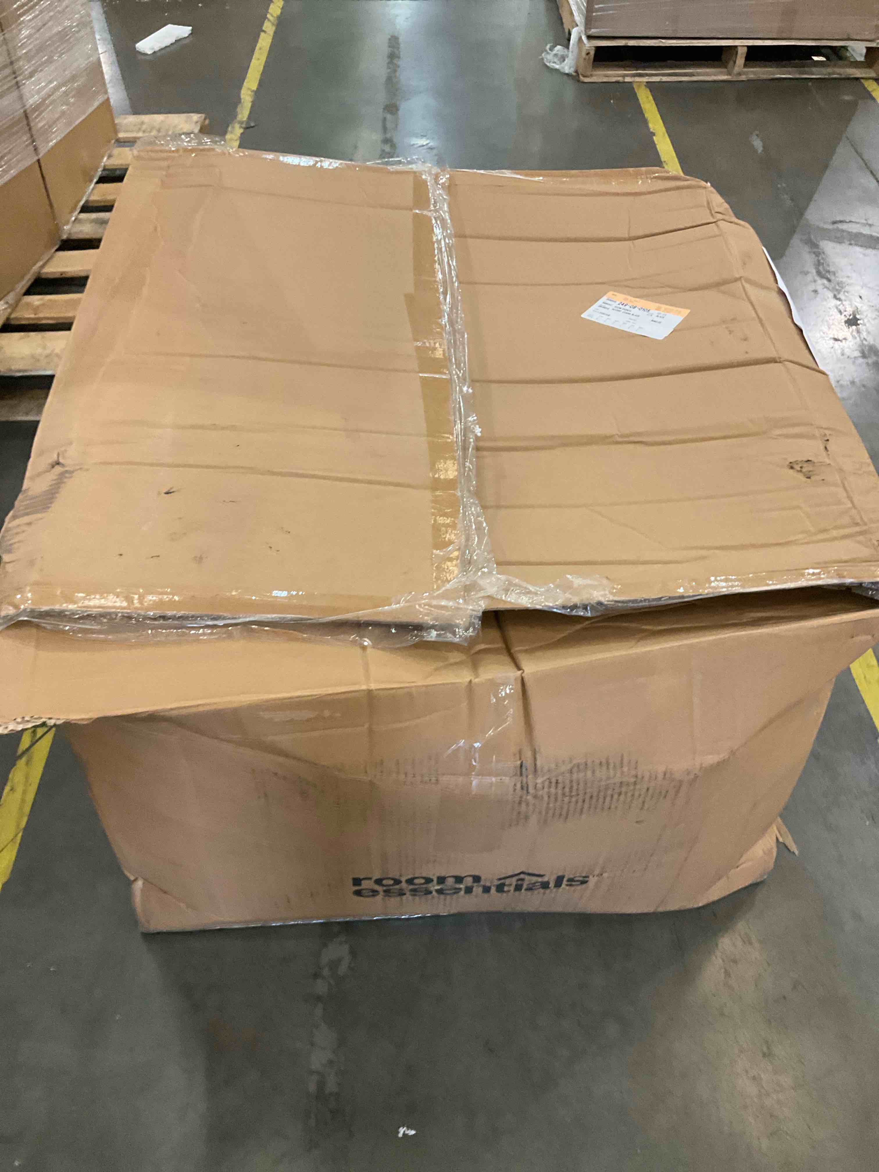 https://s3.amazonaws.com/lotting-images-prod/bidfta/EXS00624462_1696002401132.jpeg