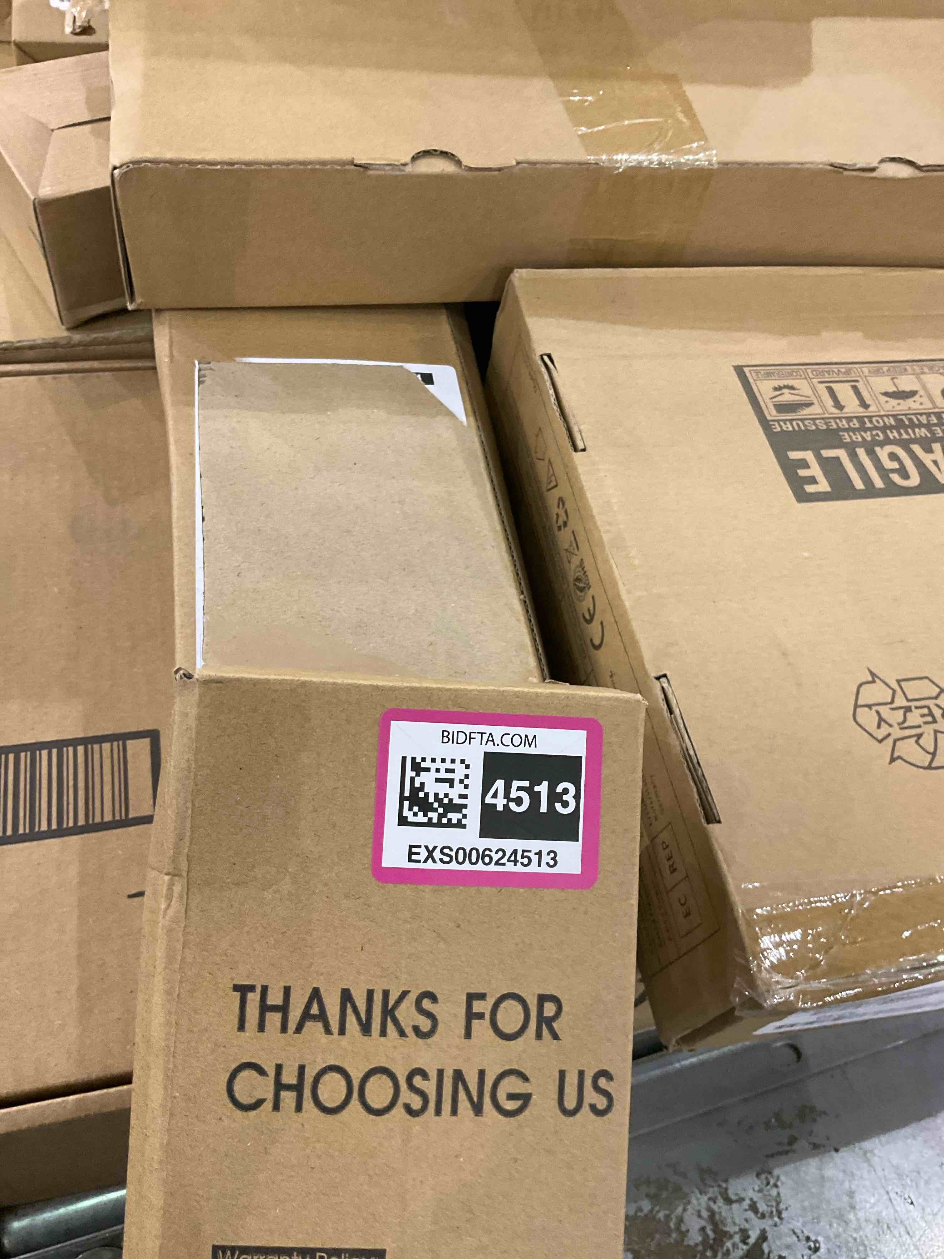 https://s3.amazonaws.com/lotting-images-prod/bidfta/EXS00624513_1695125150816.jpeg