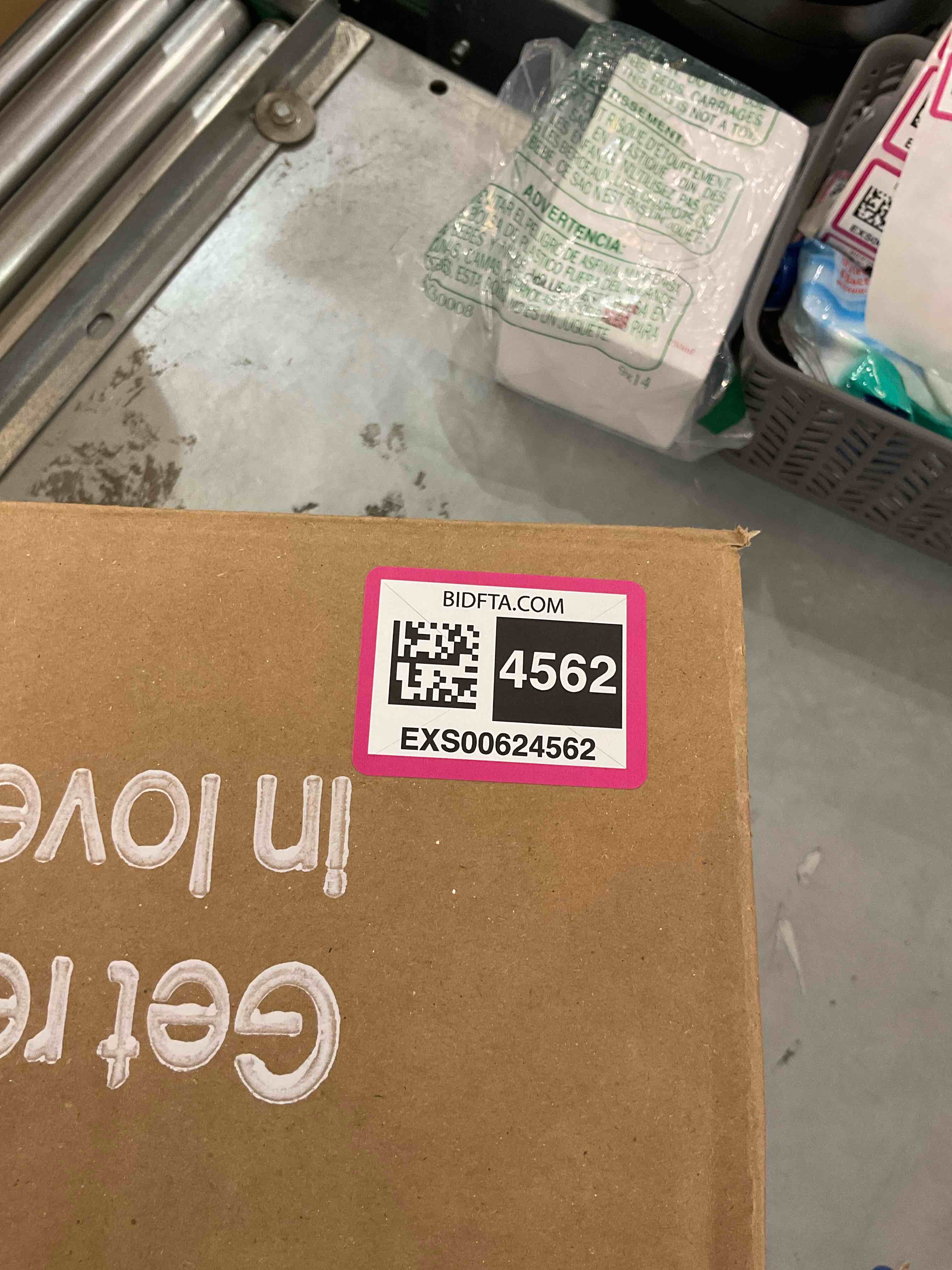 https://s3.amazonaws.com/lotting-images-prod/bidfta/EXS00624562_1695135503452.jpeg