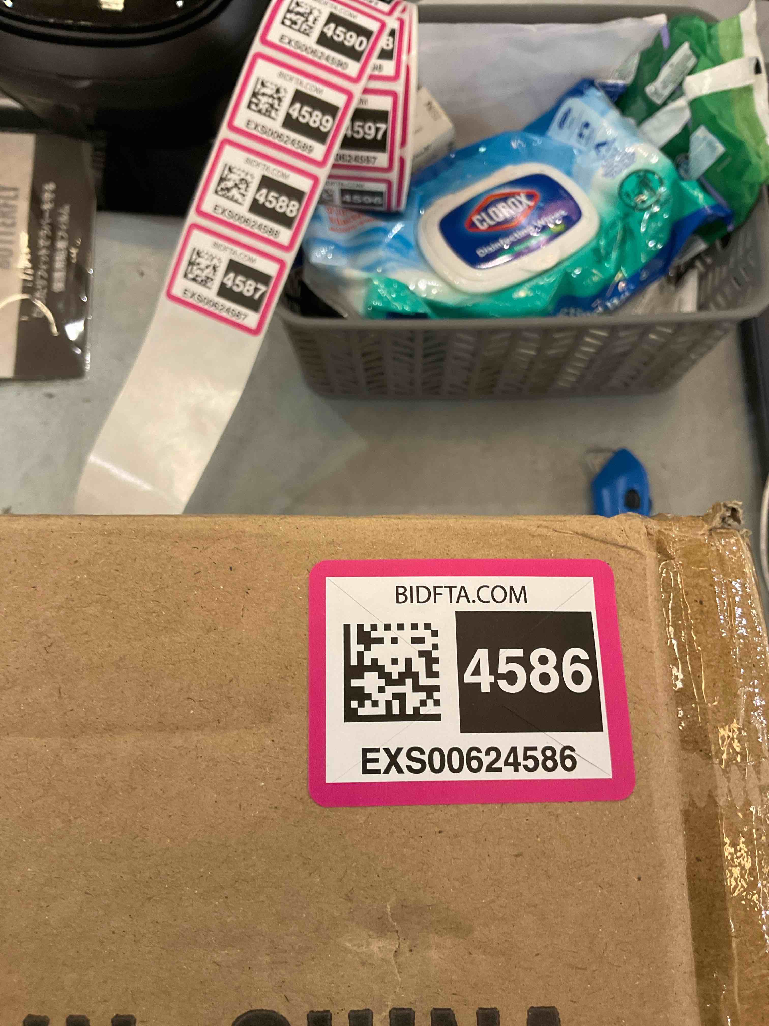 https://s3.amazonaws.com/lotting-images-prod/bidfta/EXS00624586_1695143127715.jpeg