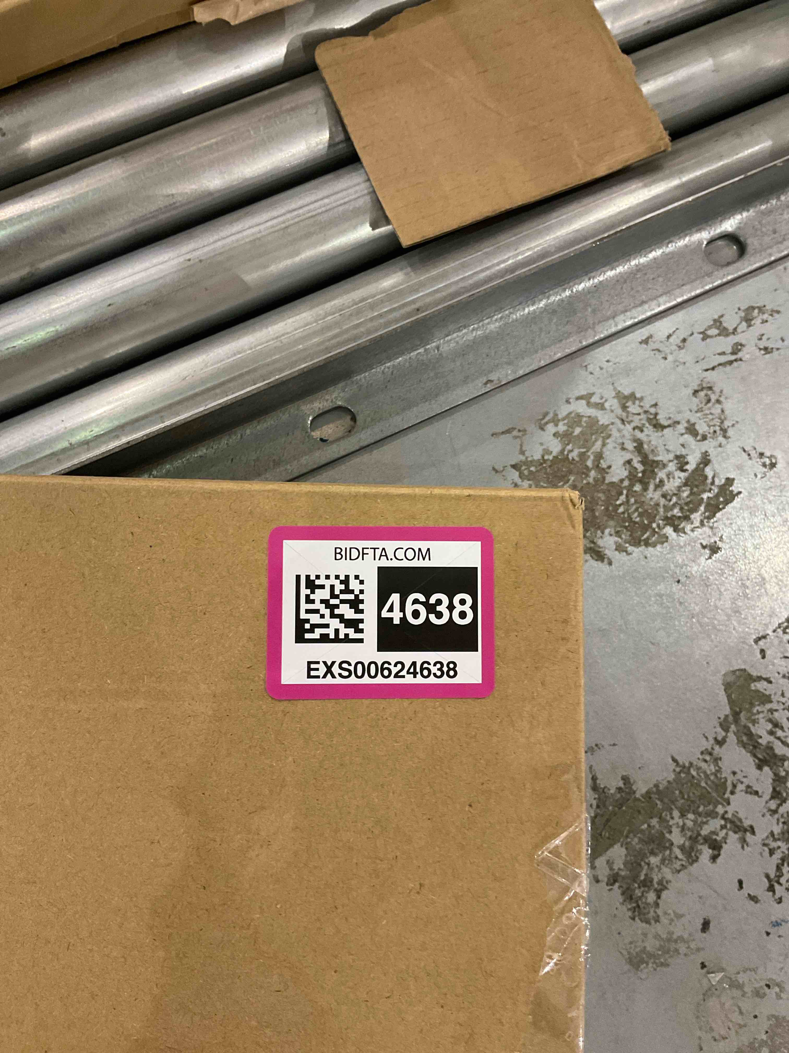 https://s3.amazonaws.com/lotting-images-prod/bidfta/EXS00624638_1695212387527.jpeg