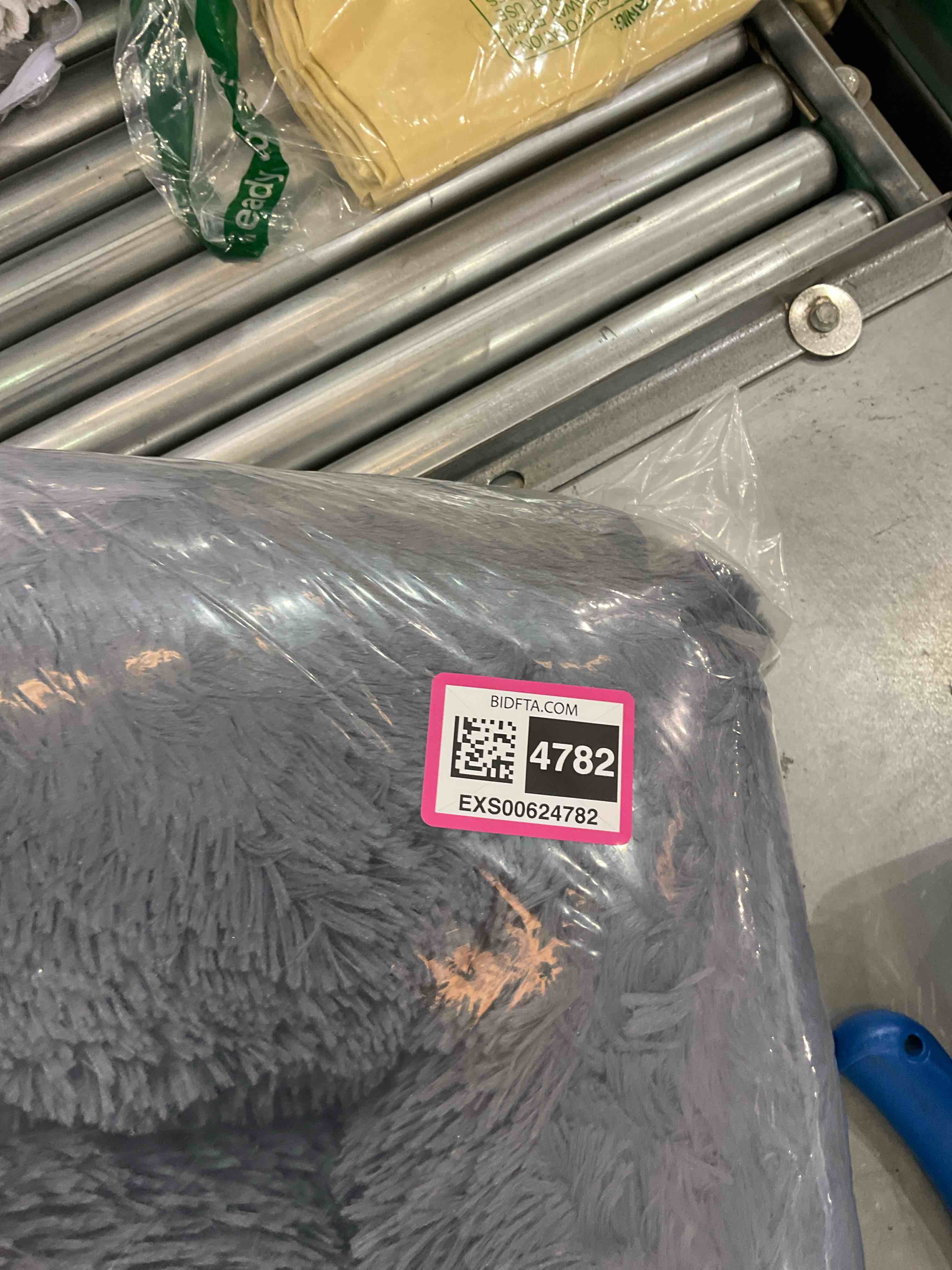 https://s3.amazonaws.com/lotting-images-prod/bidfta/EXS00624782_1695304288375.jpeg