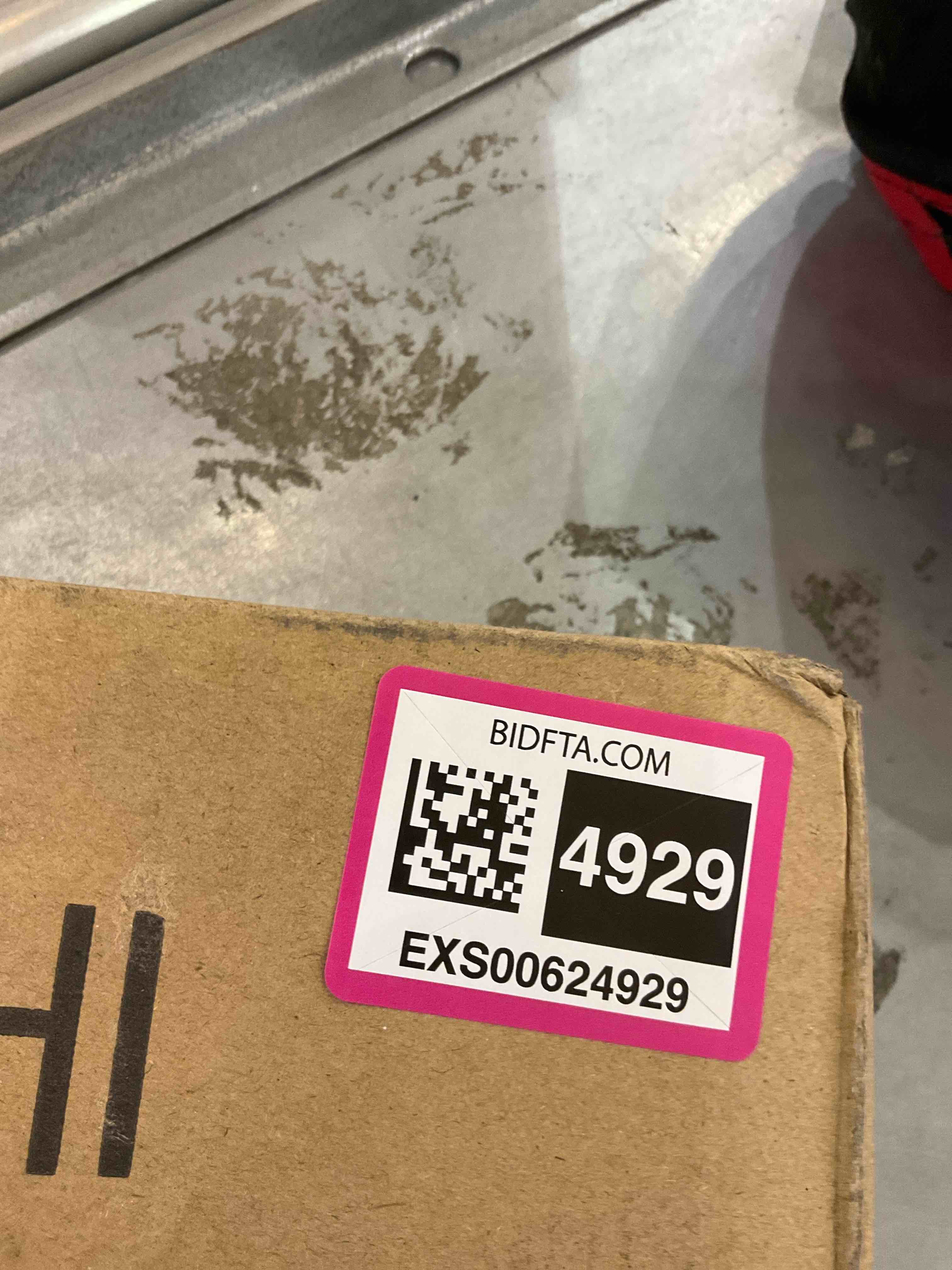 https://s3.amazonaws.com/lotting-images-prod/bidfta/EXS00624929_1695655937107.jpeg