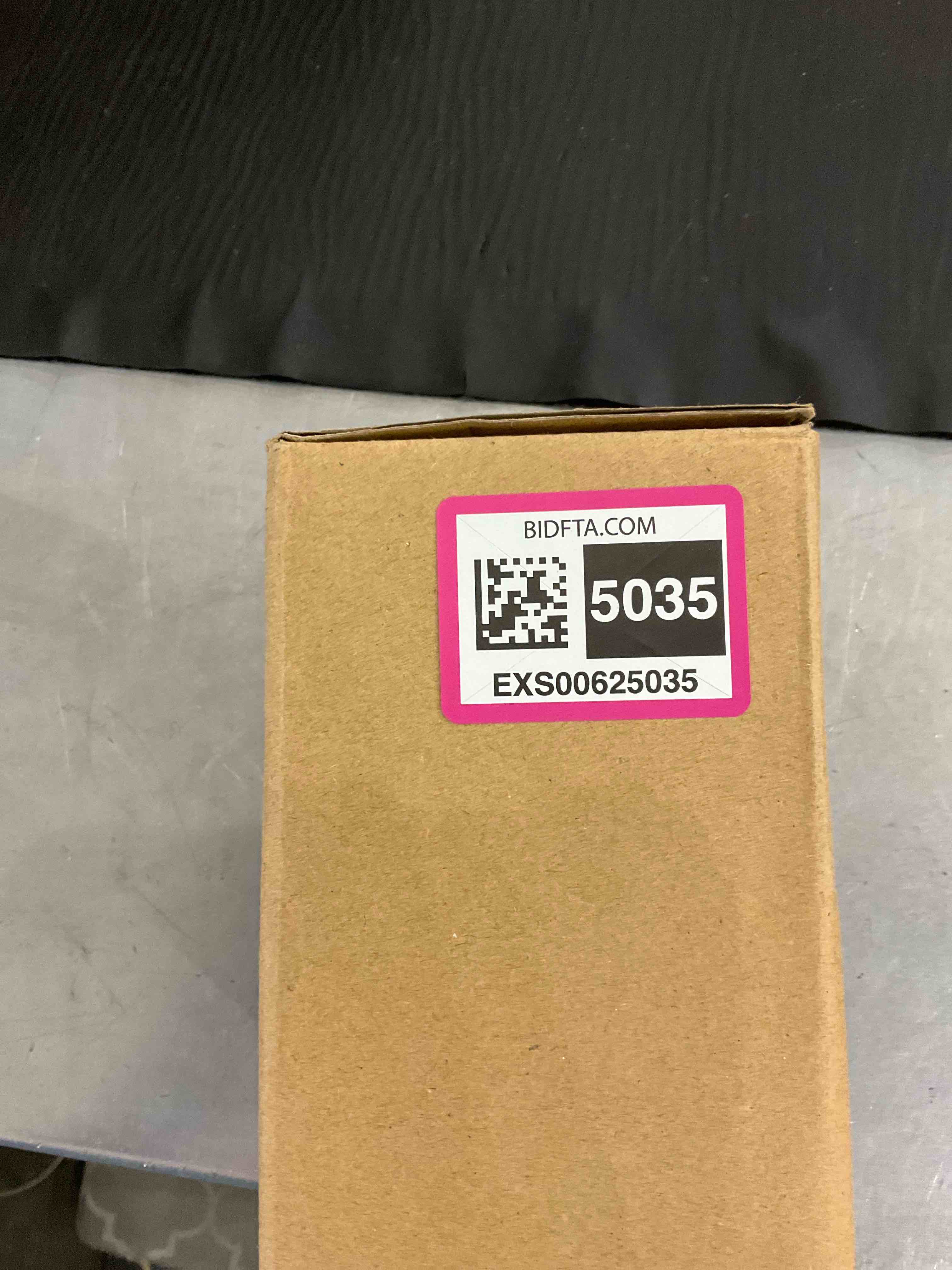 https://s3.amazonaws.com/lotting-images-prod/bidfta/EXS00625035_1695922785493.jpeg