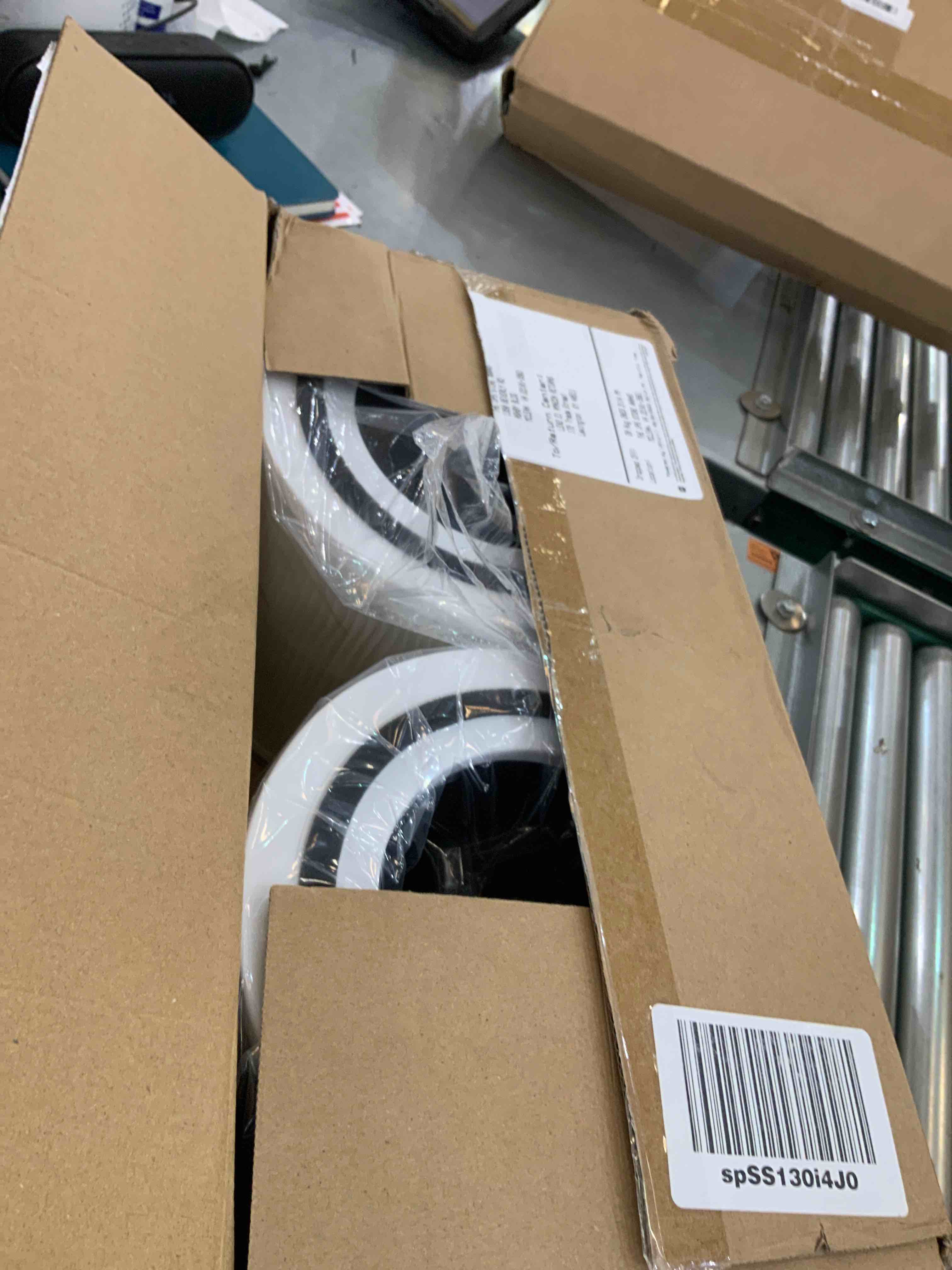 https://s3.amazonaws.com/lotting-images-prod/bidfta/EXS00625589_1694803745034.jpeg