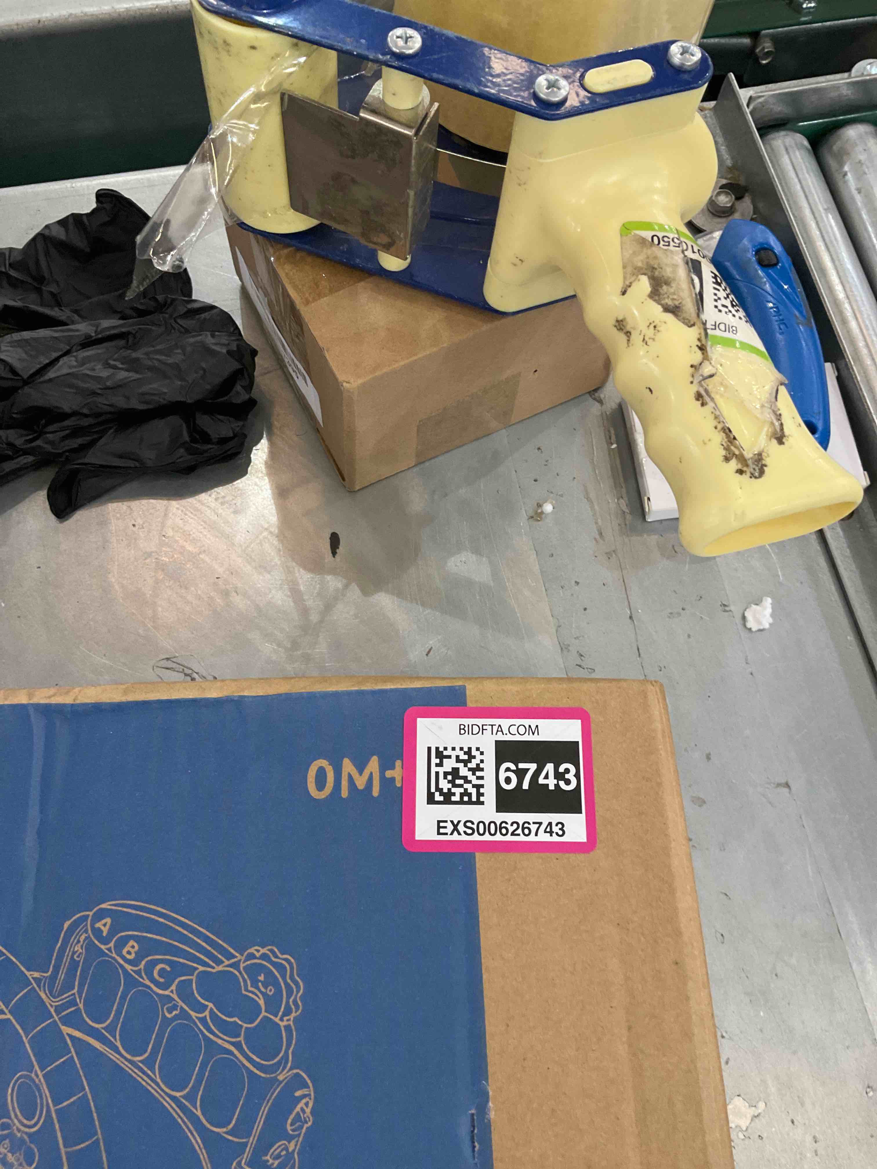 https://s3.amazonaws.com/lotting-images-prod/bidfta/EXS00626743_1695064015779.jpeg