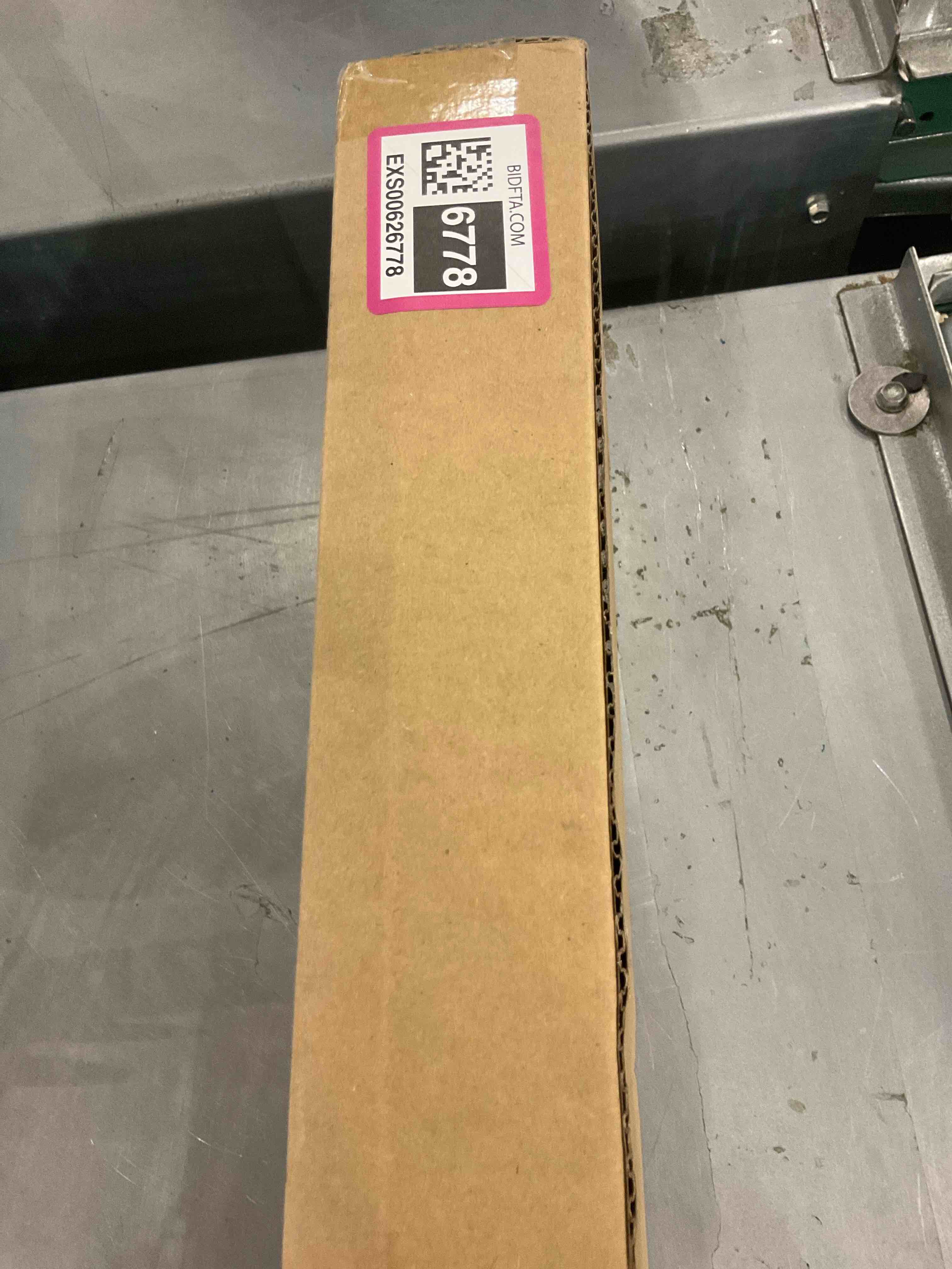 https://s3.amazonaws.com/lotting-images-prod/bidfta/EXS00626778_1695124986472.jpeg