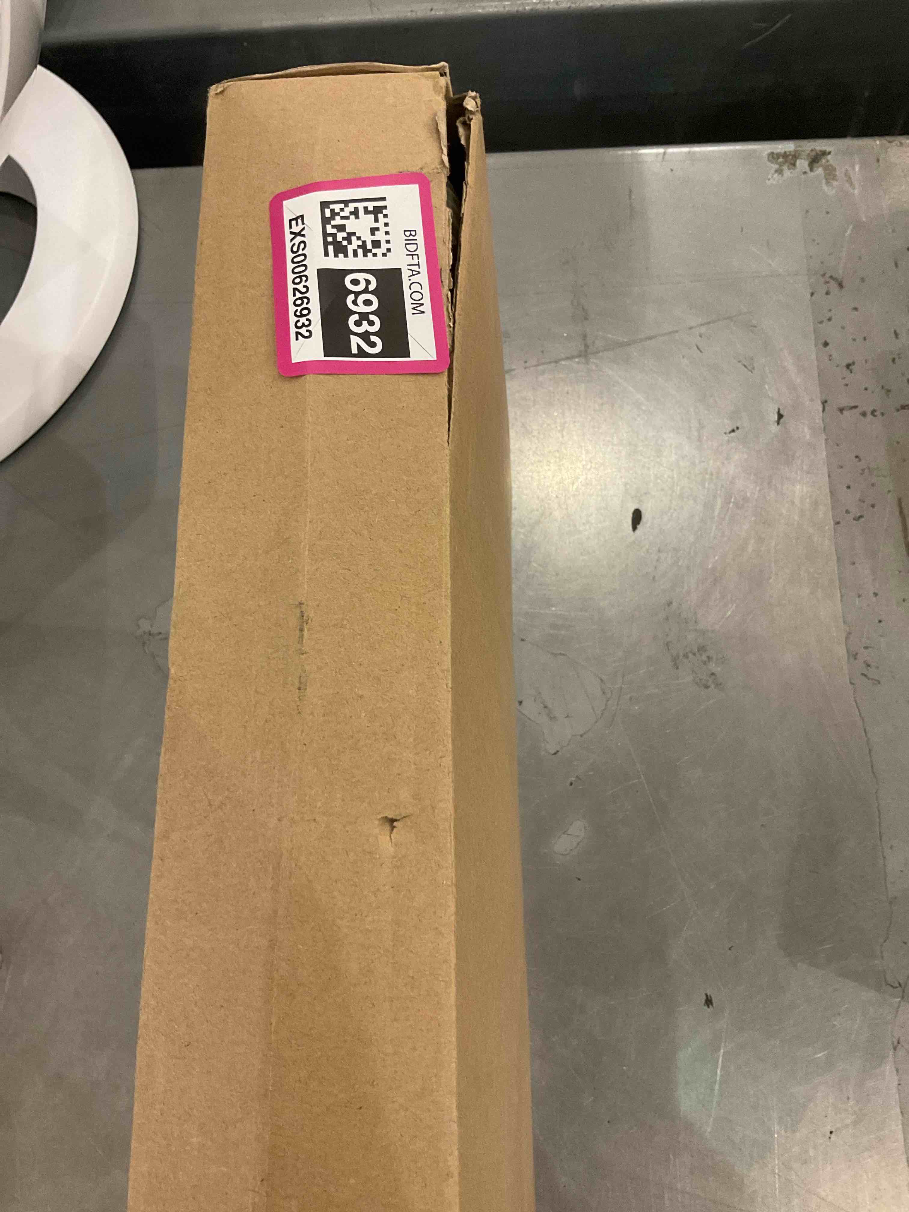 https://s3.amazonaws.com/lotting-images-prod/bidfta/EXS00626932_1695148530550.jpeg