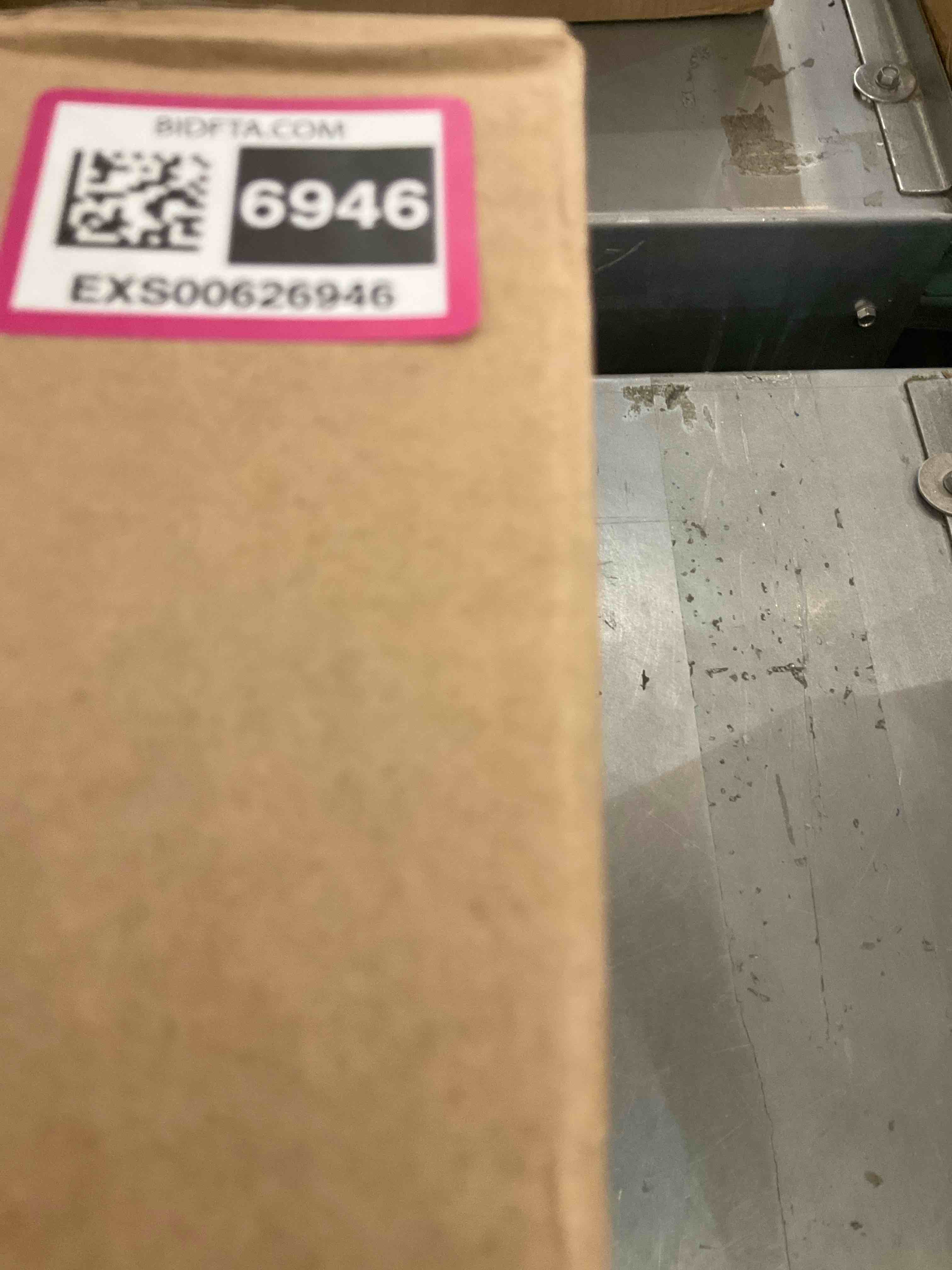 https://s3.amazonaws.com/lotting-images-prod/bidfta/EXS00626946_1695150003362.jpeg