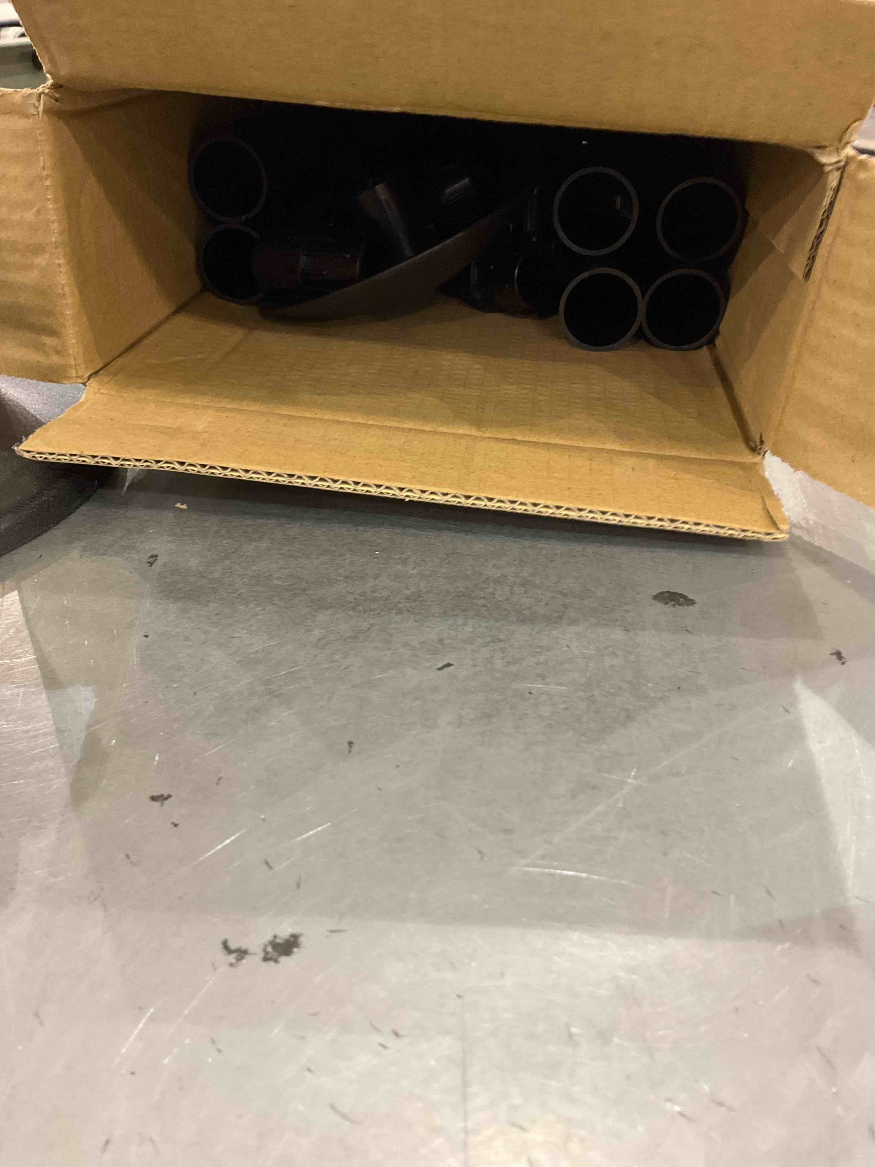 https://s3.amazonaws.com/lotting-images-prod/bidfta/EXS00627006_1695212866647.jpeg