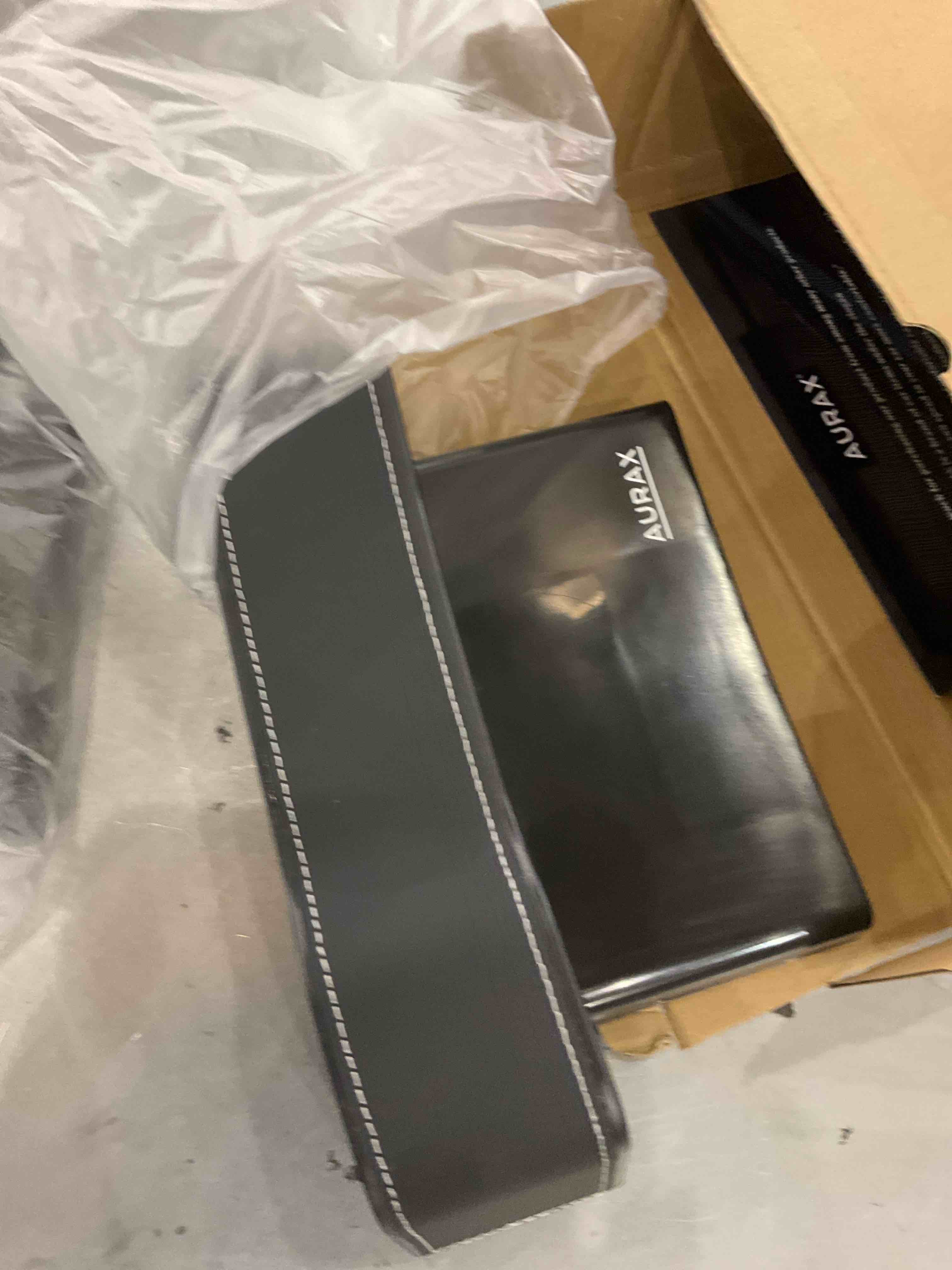 https://s3.amazonaws.com/lotting-images-prod/bidfta/EXS00627024_1695216476765.jpeg