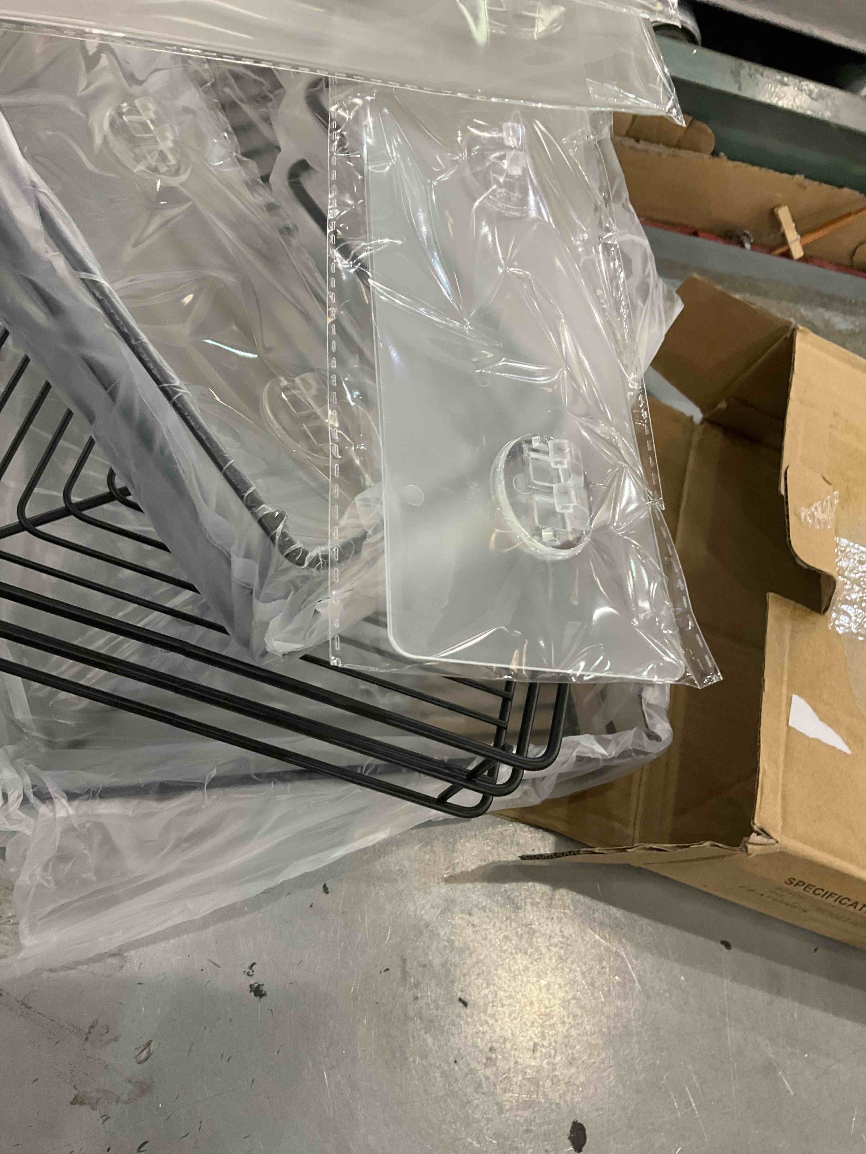 https://s3.amazonaws.com/lotting-images-prod/bidfta/EXS00627199_1695300651021.jpeg