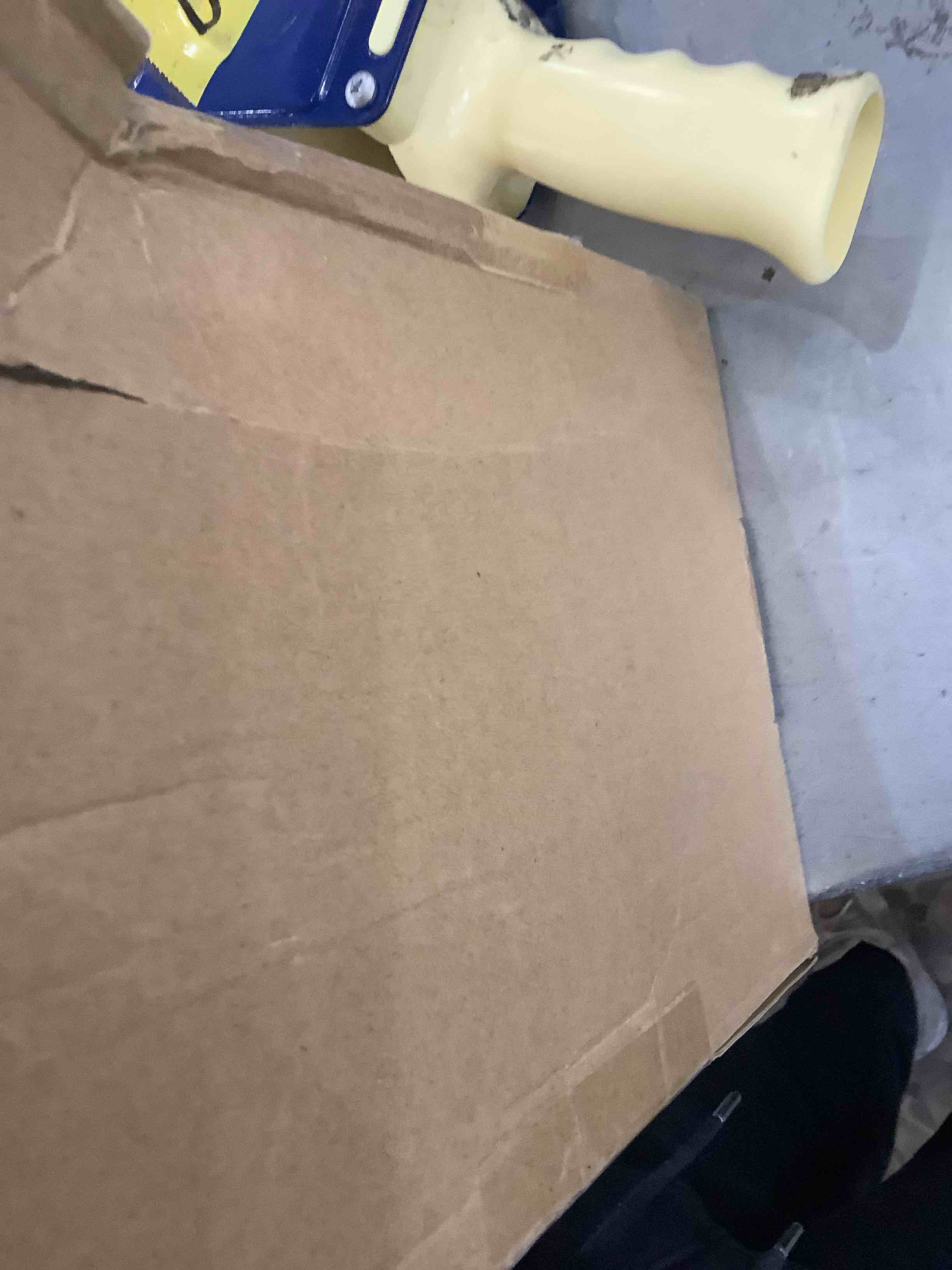 https://s3.amazonaws.com/lotting-images-prod/bidfta/EXS00627849_1695236827740.jpeg
