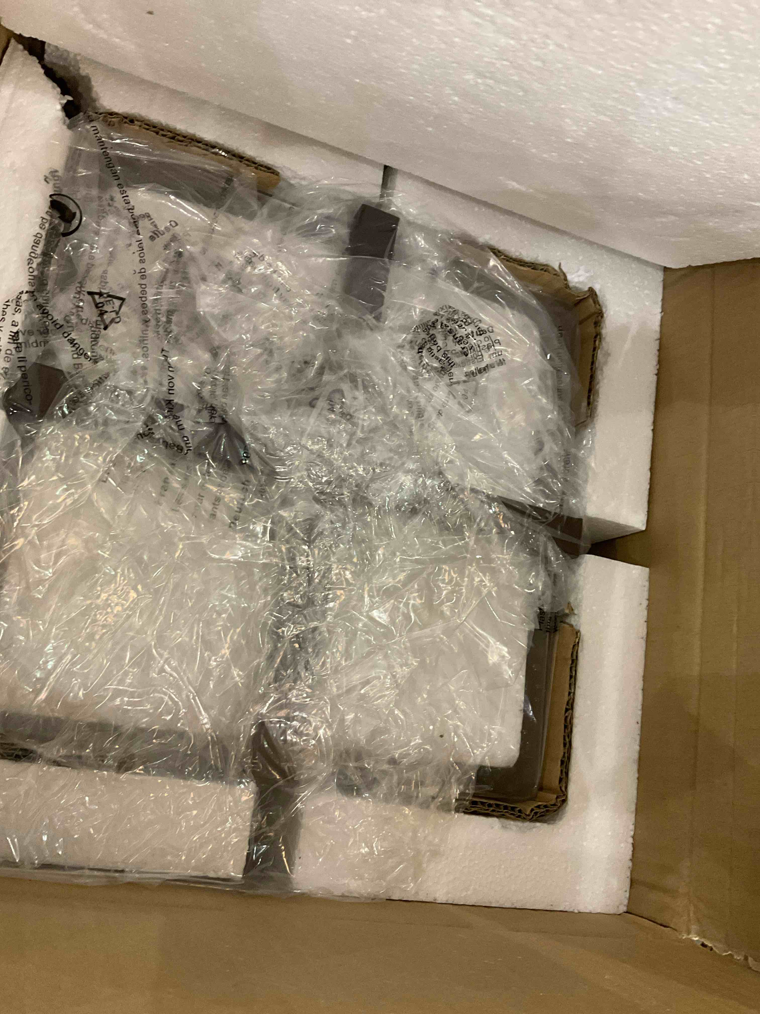 https://s3.amazonaws.com/lotting-images-prod/bidfta/EXS00628498_1695306876342.jpeg