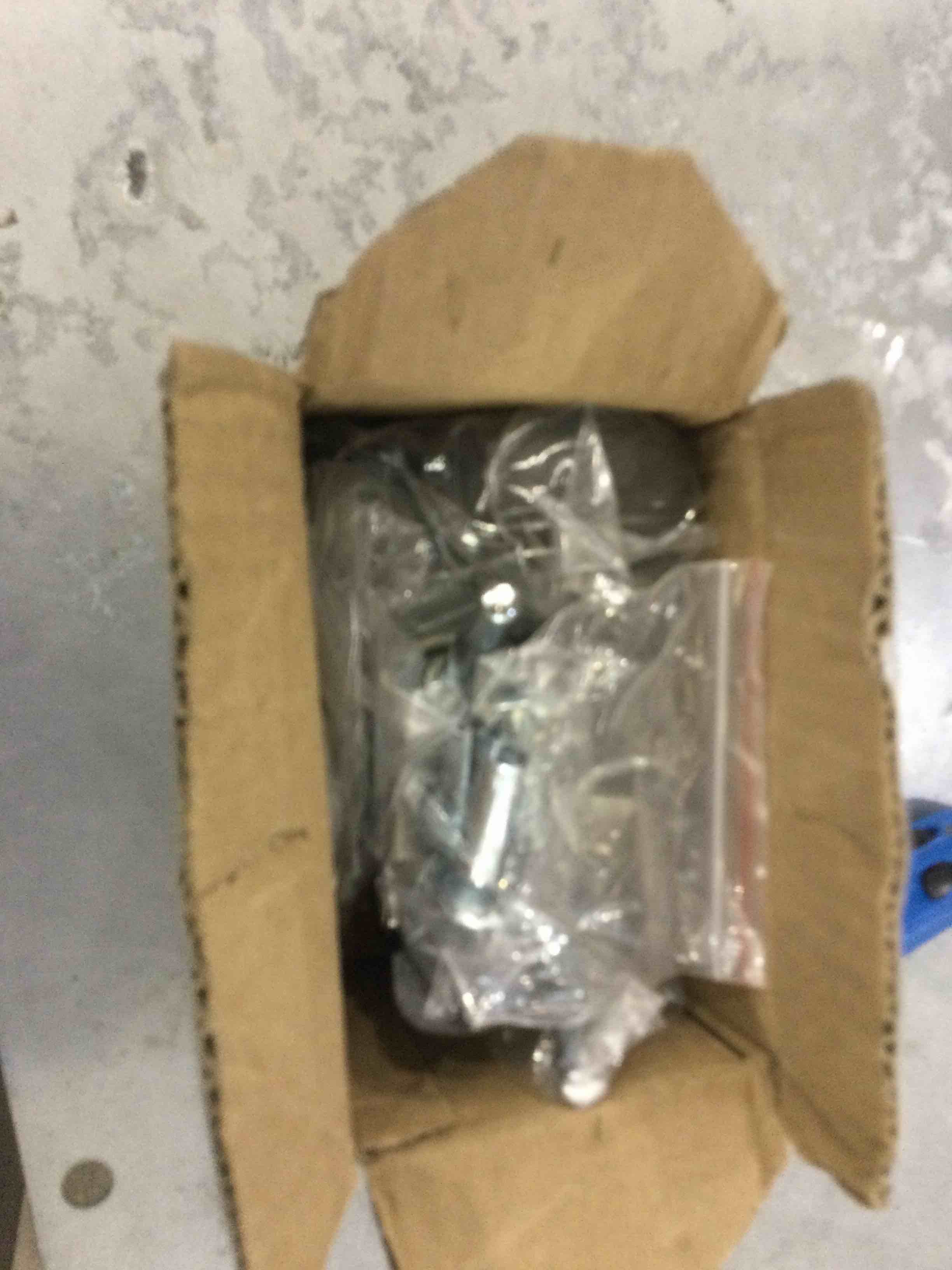 https://s3.amazonaws.com/lotting-images-prod/bidfta/EXS00628715_1695318977182.jpeg