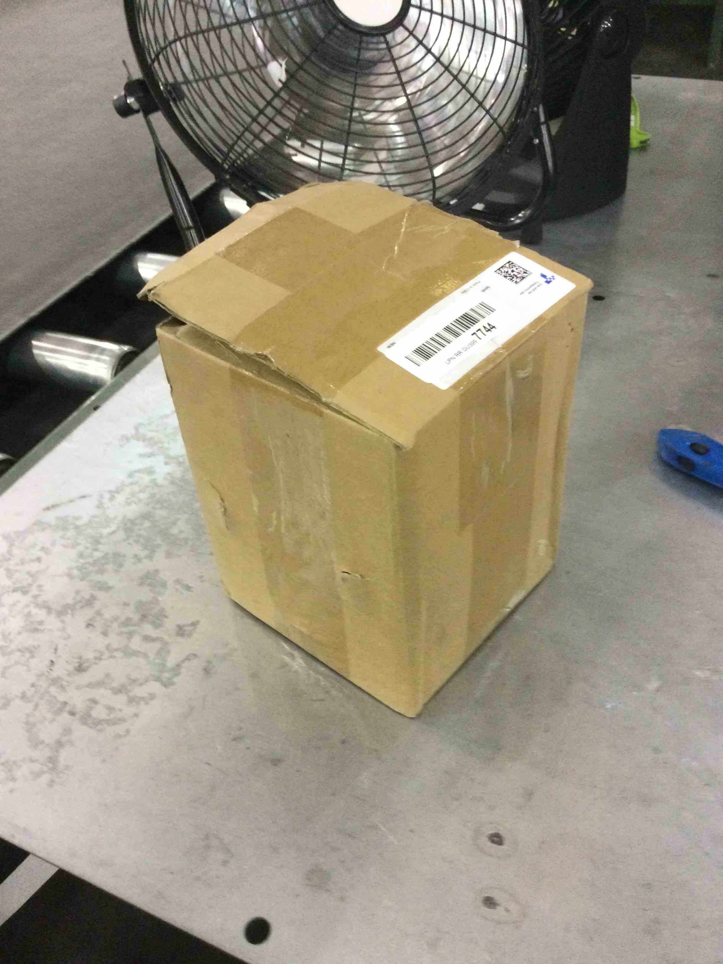 https://s3.amazonaws.com/lotting-images-prod/bidfta/EXS00628748_1695323709188.jpeg
