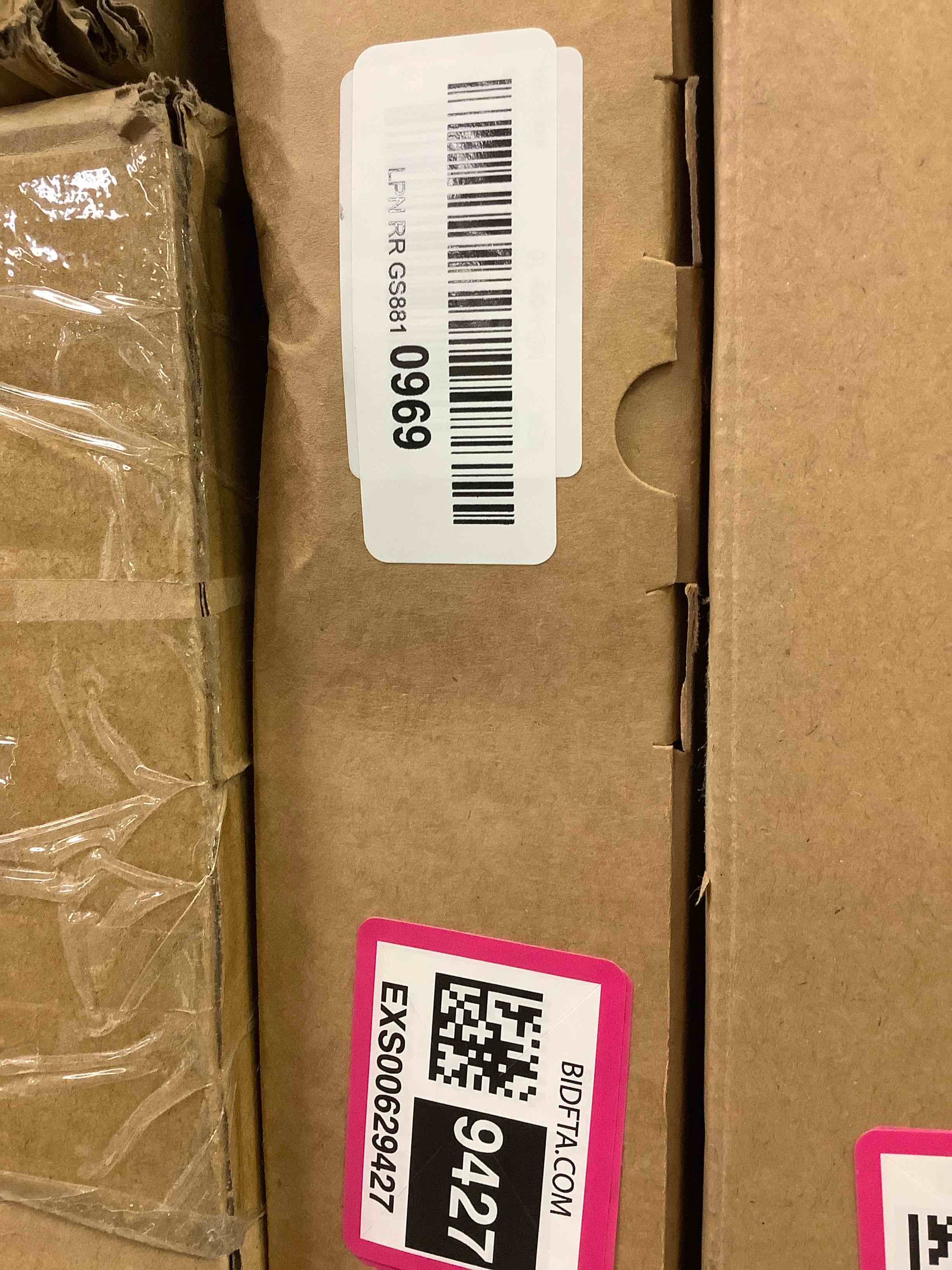 https://s3.amazonaws.com/lotting-images-prod/bidfta/EXS00629427_1697669010533.jpeg