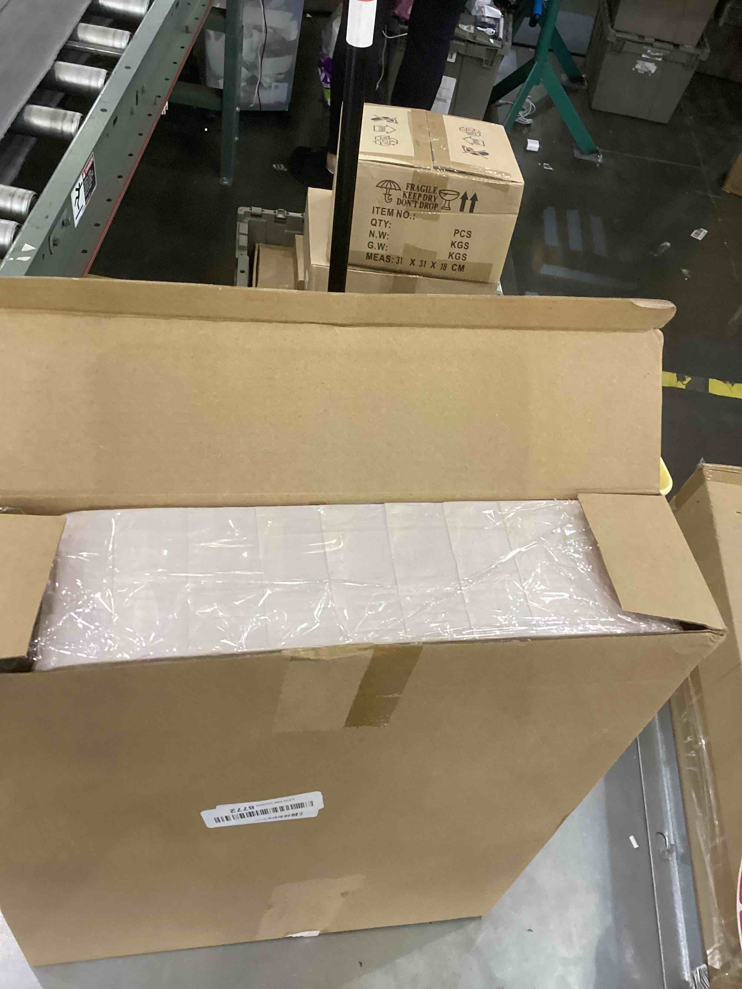 https://s3.amazonaws.com/lotting-images-prod/bidfta/EXS00629546_1695045594422.jpeg