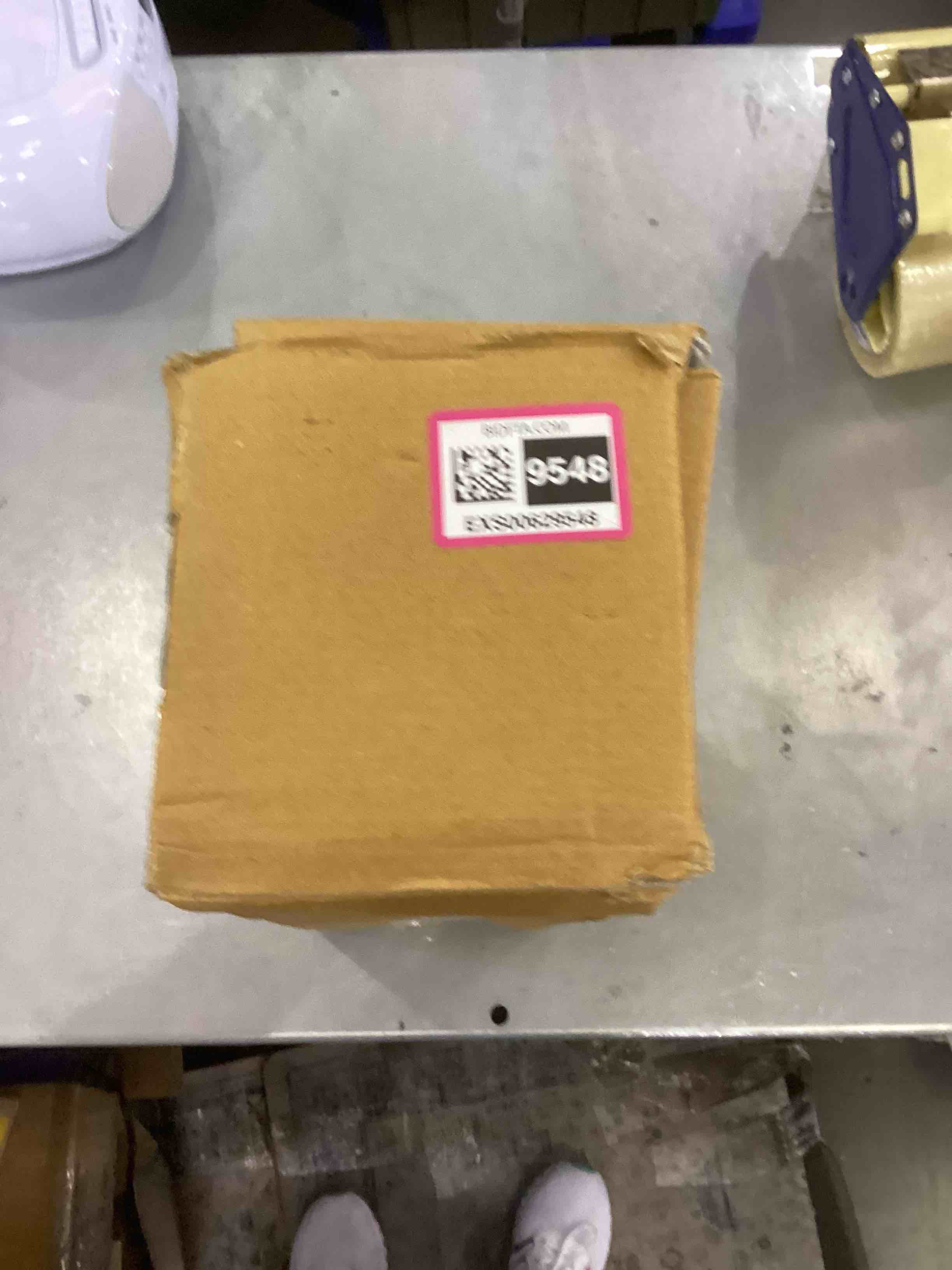 https://s3.amazonaws.com/lotting-images-prod/bidfta/EXS00629548_1695045755942.jpeg