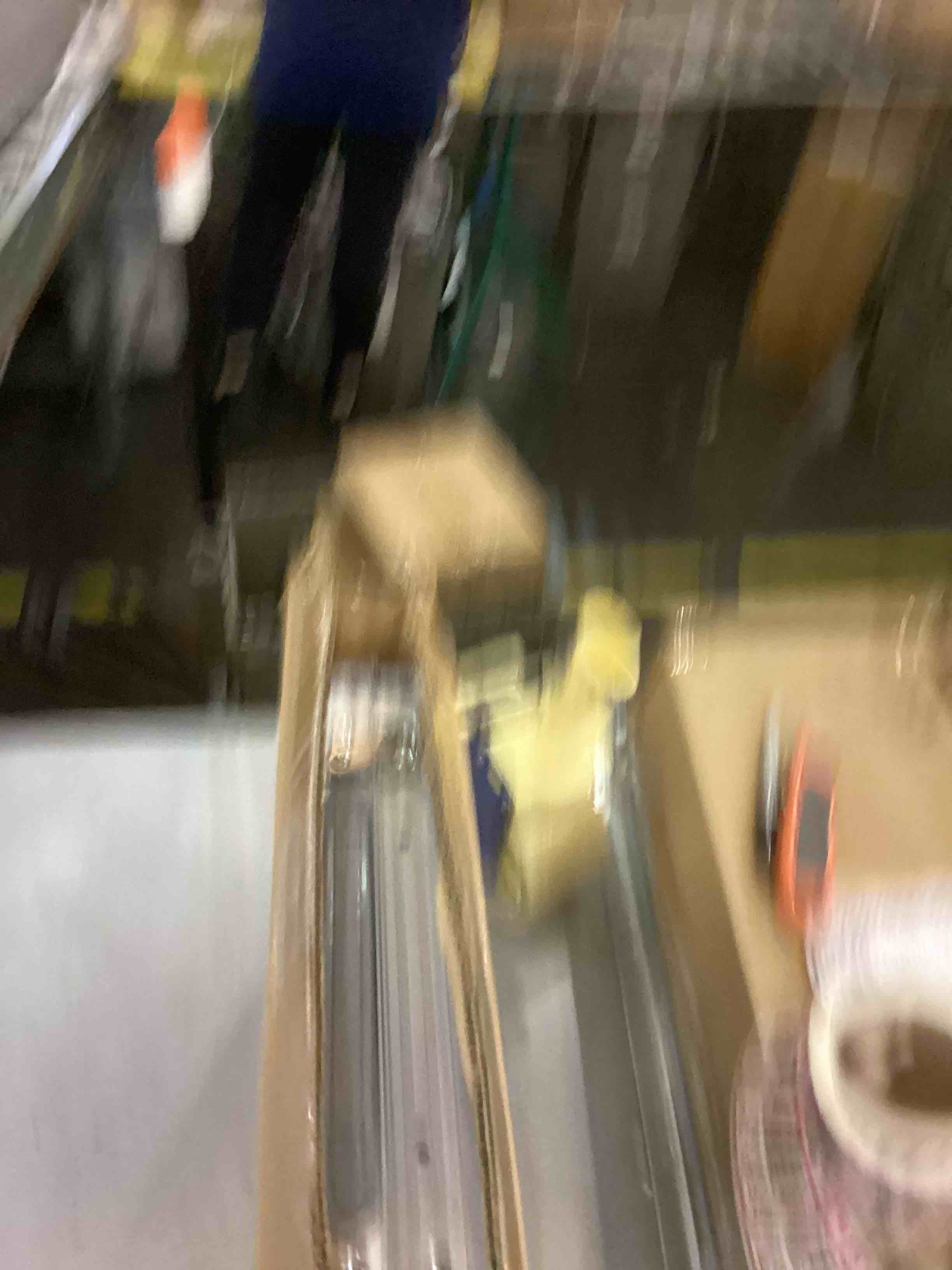 https://s3.amazonaws.com/lotting-images-prod/bidfta/EXS00629558_1695046479543.jpeg