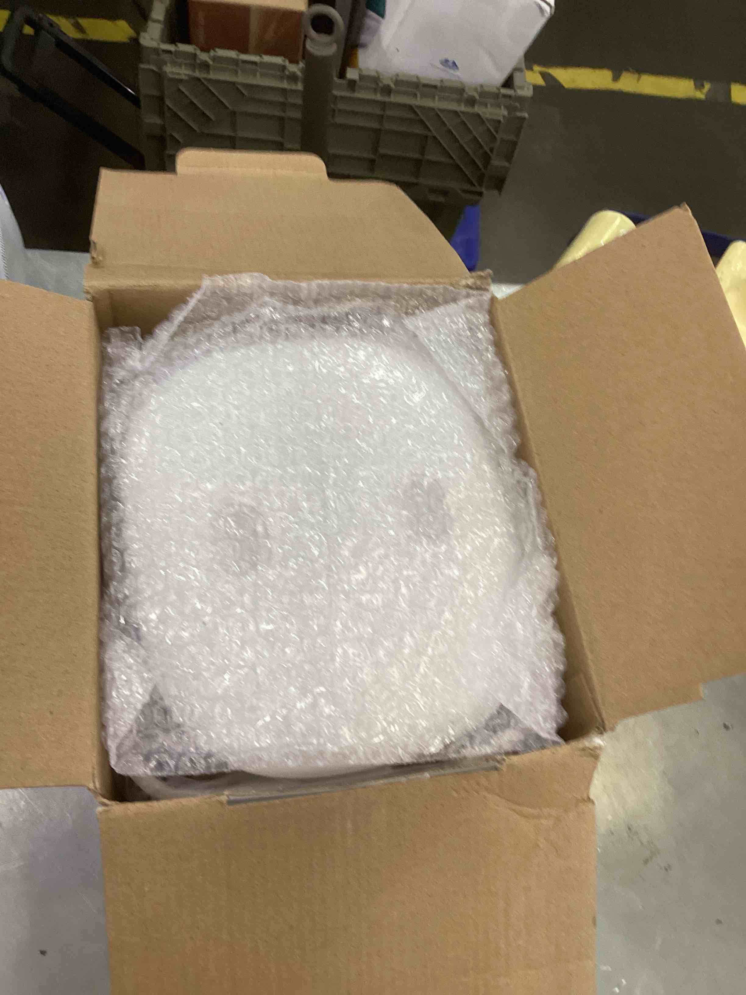 https://s3.amazonaws.com/lotting-images-prod/bidfta/EXS00629606_1695051984392.jpeg