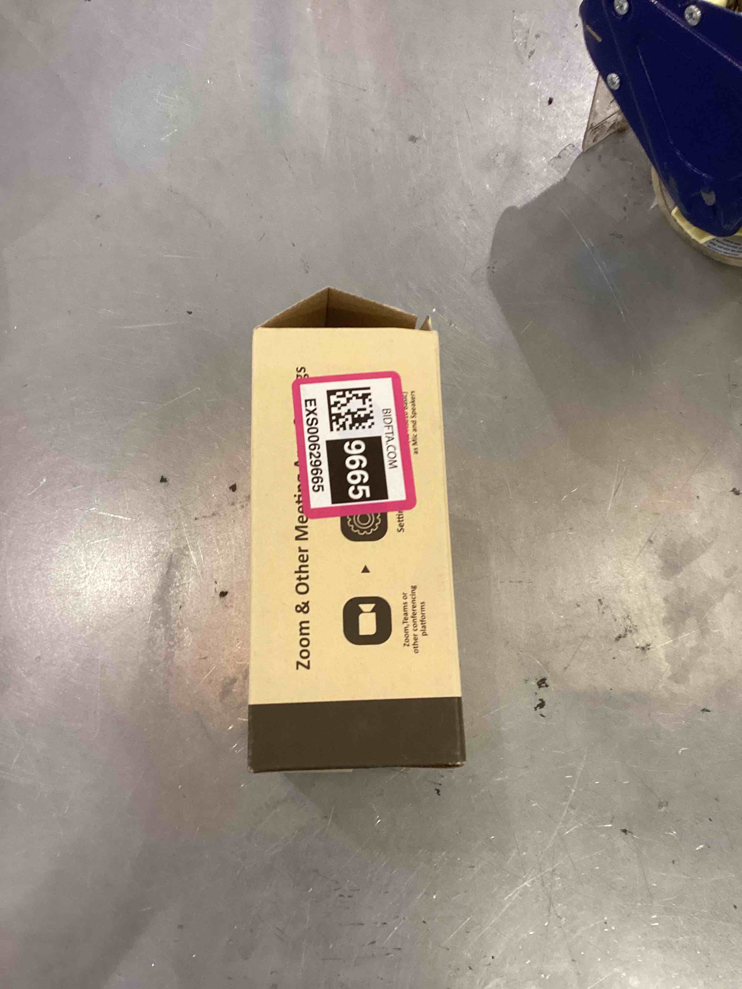 https://s3.amazonaws.com/lotting-images-prod/bidfta/EXS00629665_1695058203991.jpeg