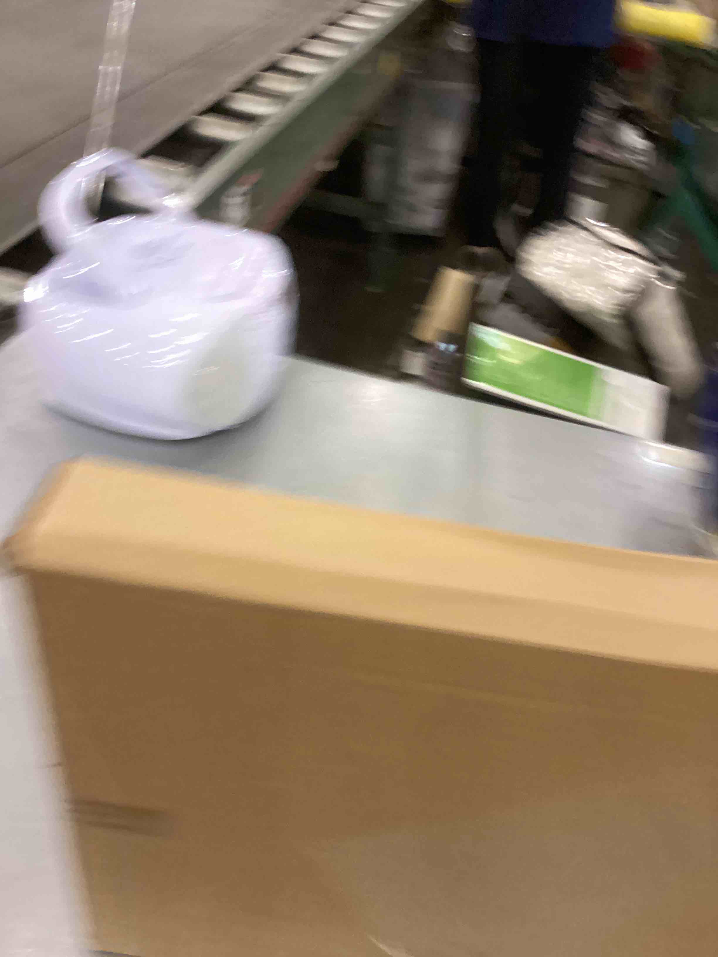 https://s3.amazonaws.com/lotting-images-prod/bidfta/EXS00629718_1695062440353.jpeg