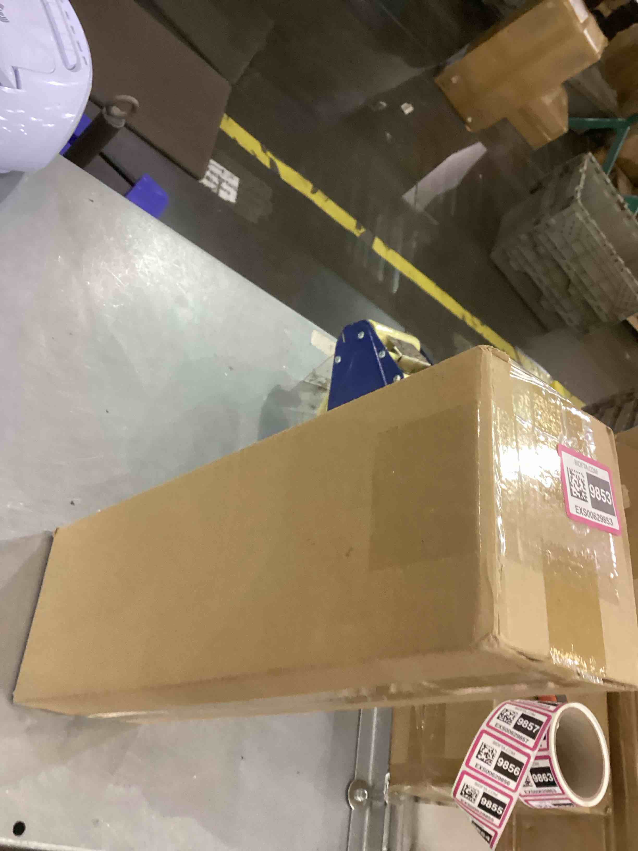 https://s3.amazonaws.com/lotting-images-prod/bidfta/EXS00629853_1695130884216.jpeg