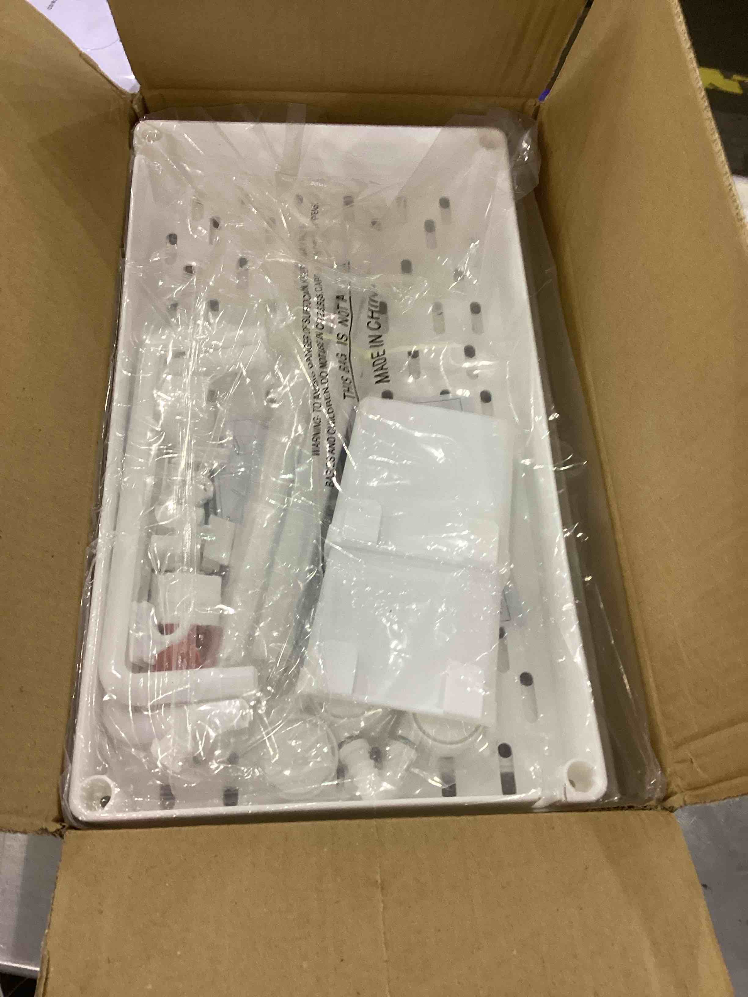 https://s3.amazonaws.com/lotting-images-prod/bidfta/EXS00629953_1695210247276.jpeg
