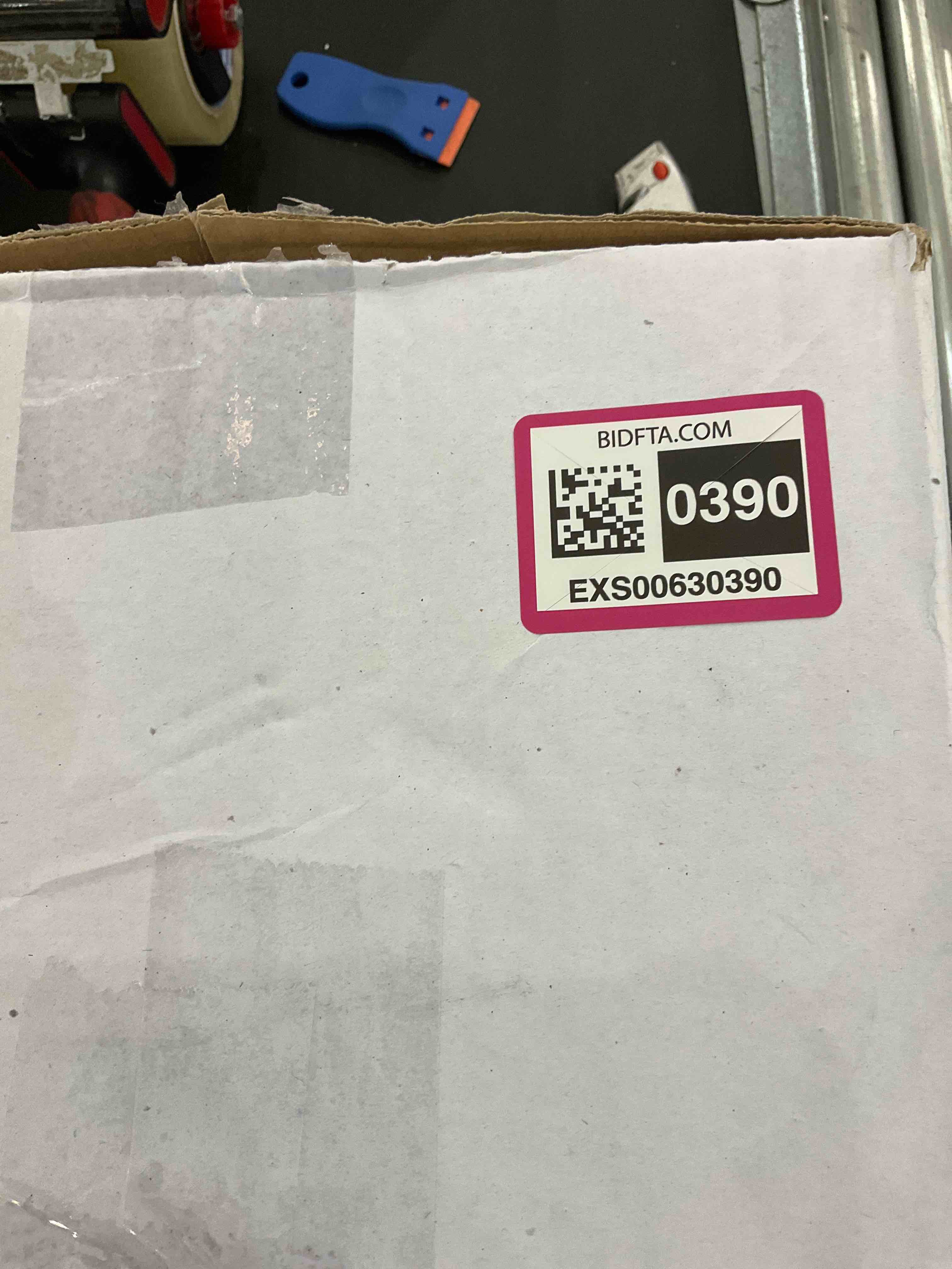 https://s3.amazonaws.com/lotting-images-prod/bidfta/EXS00630390_1694788387417.jpeg