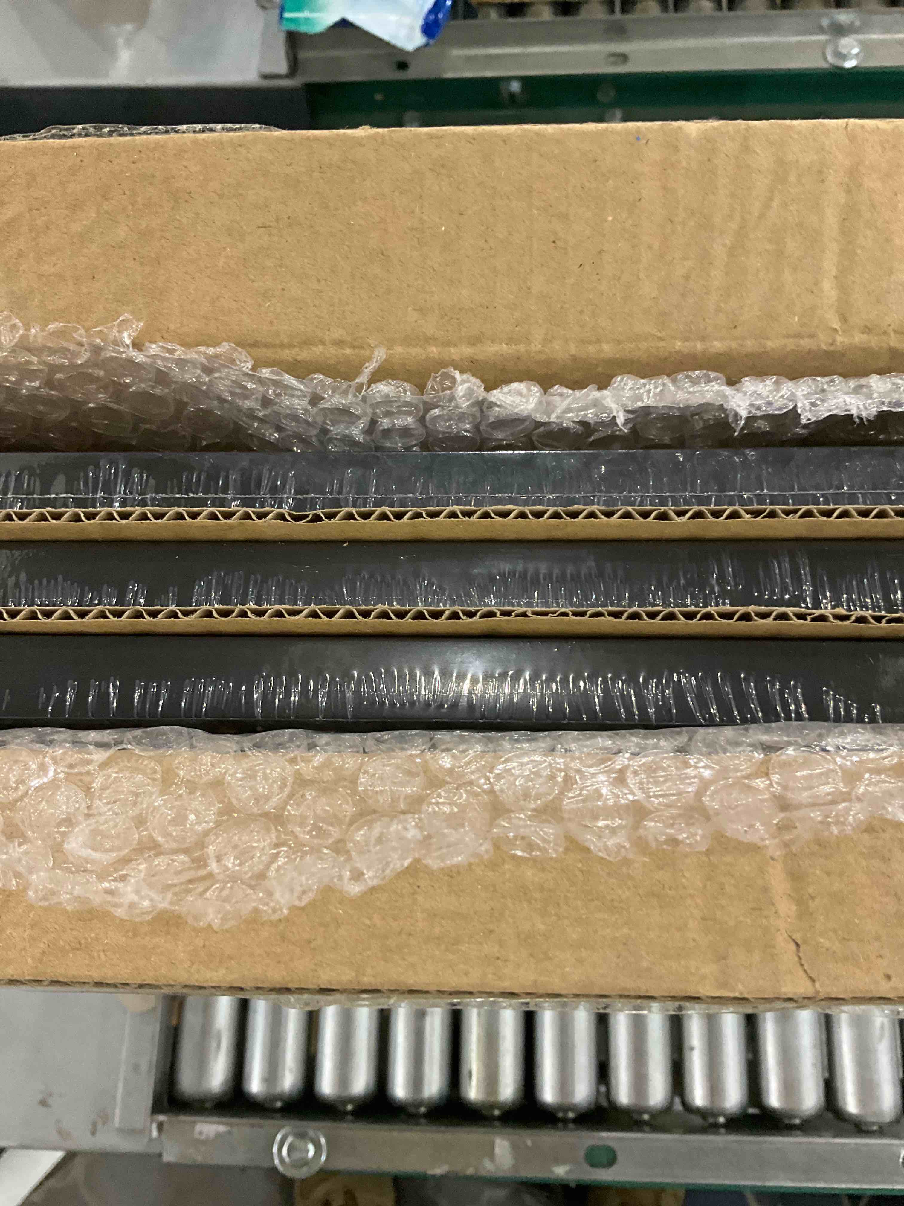 https://s3.amazonaws.com/lotting-images-prod/bidfta/EXS00630450_1695038089603.jpeg