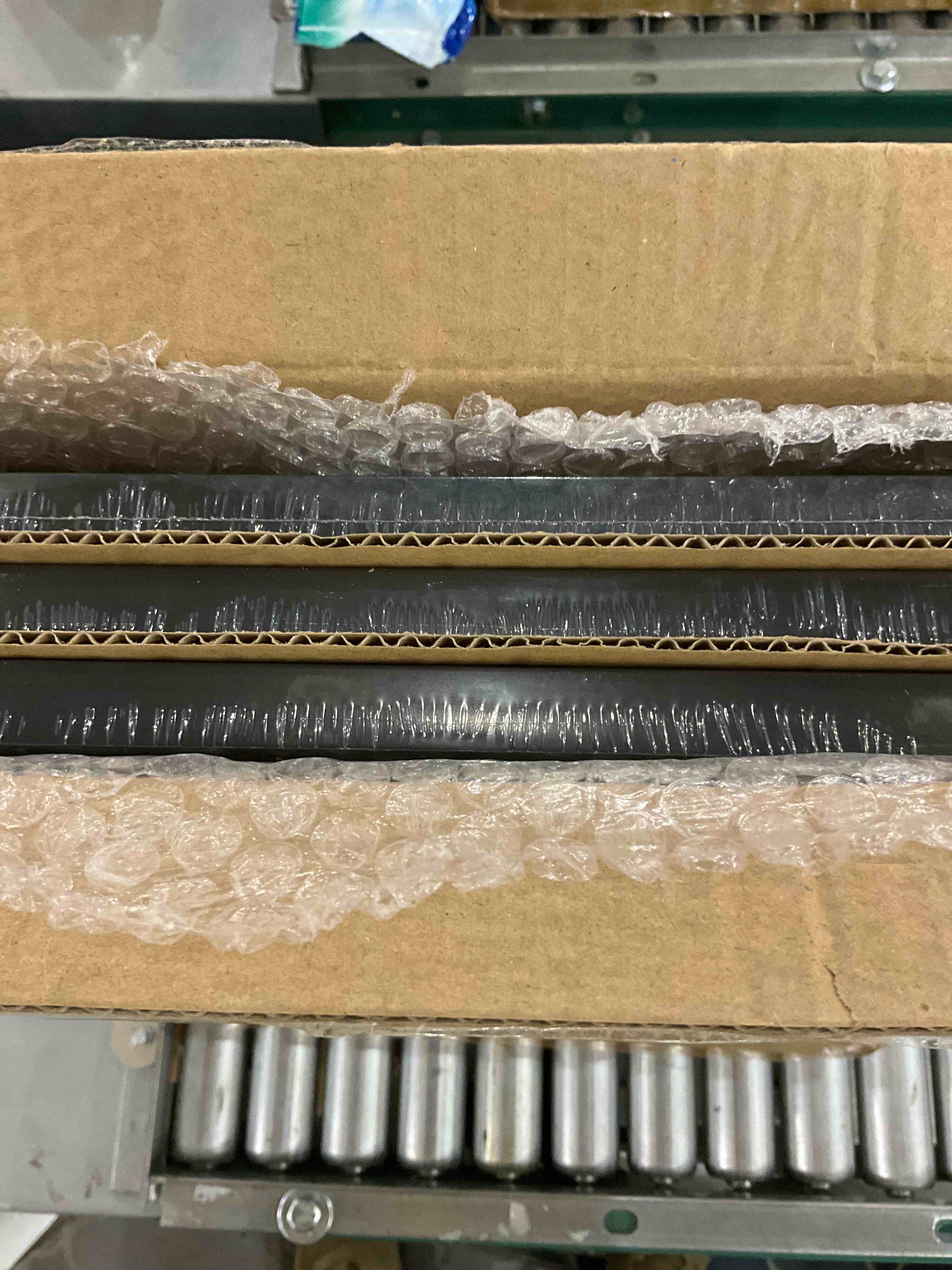 https://s3.amazonaws.com/lotting-images-prod/bidfta/EXS00630450_1695038090786.jpeg
