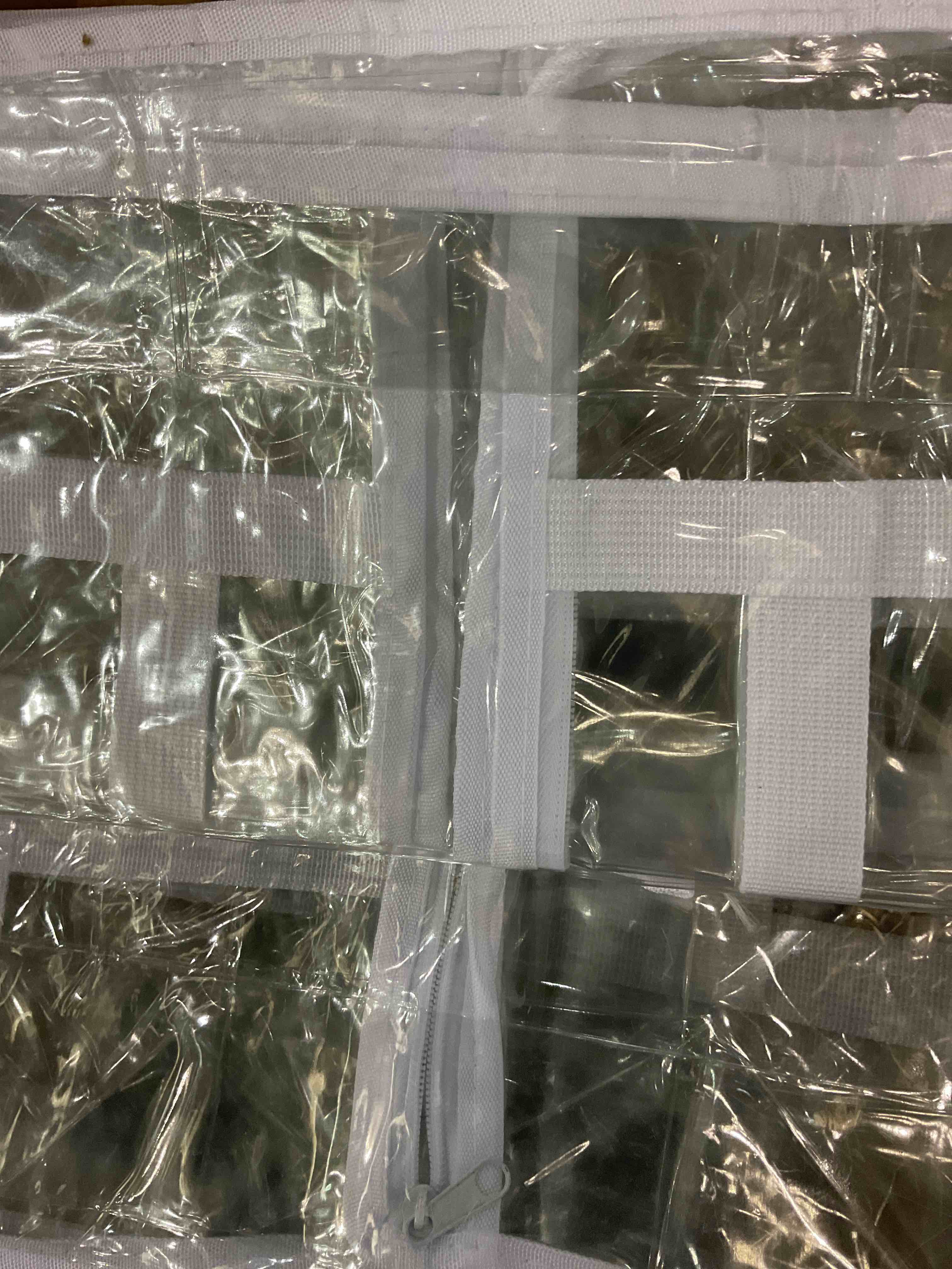 https://s3.amazonaws.com/lotting-images-prod/bidfta/EXS00630541_1694521334171.jpeg
