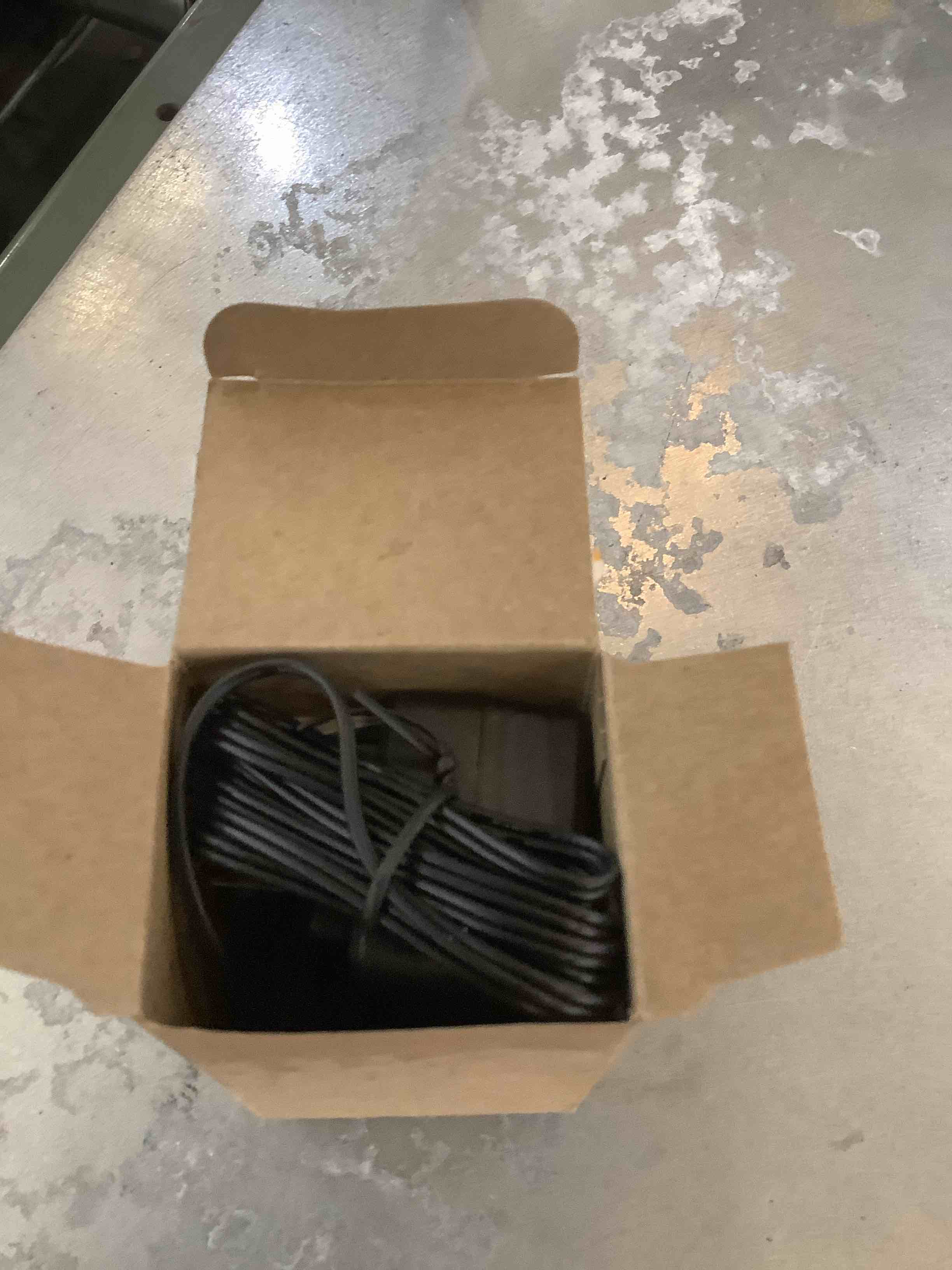 https://s3.amazonaws.com/lotting-images-prod/bidfta/EXS00630674_1695055891809.jpeg