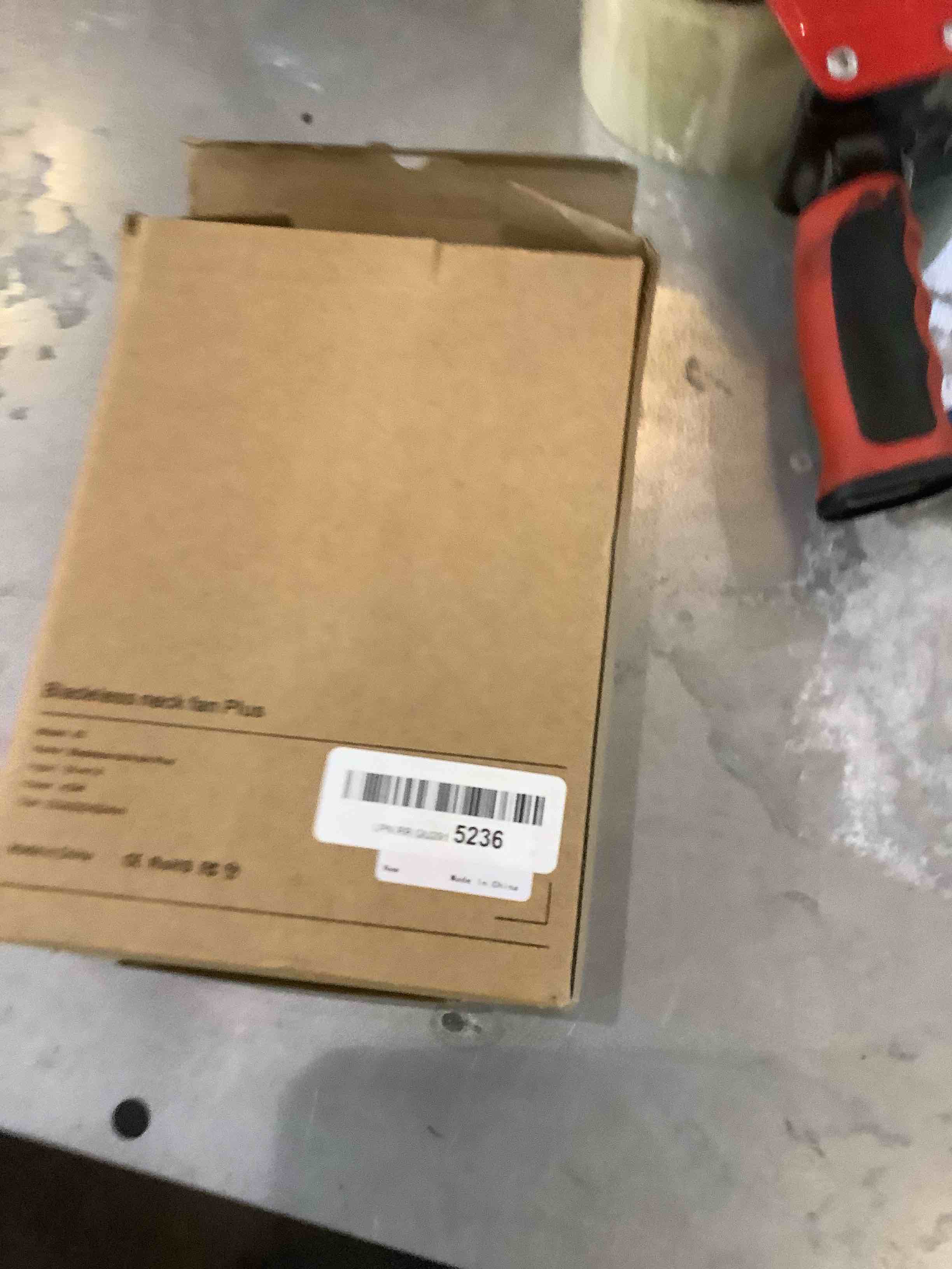 https://s3.amazonaws.com/lotting-images-prod/bidfta/EXS00630877_1695135482179.jpeg