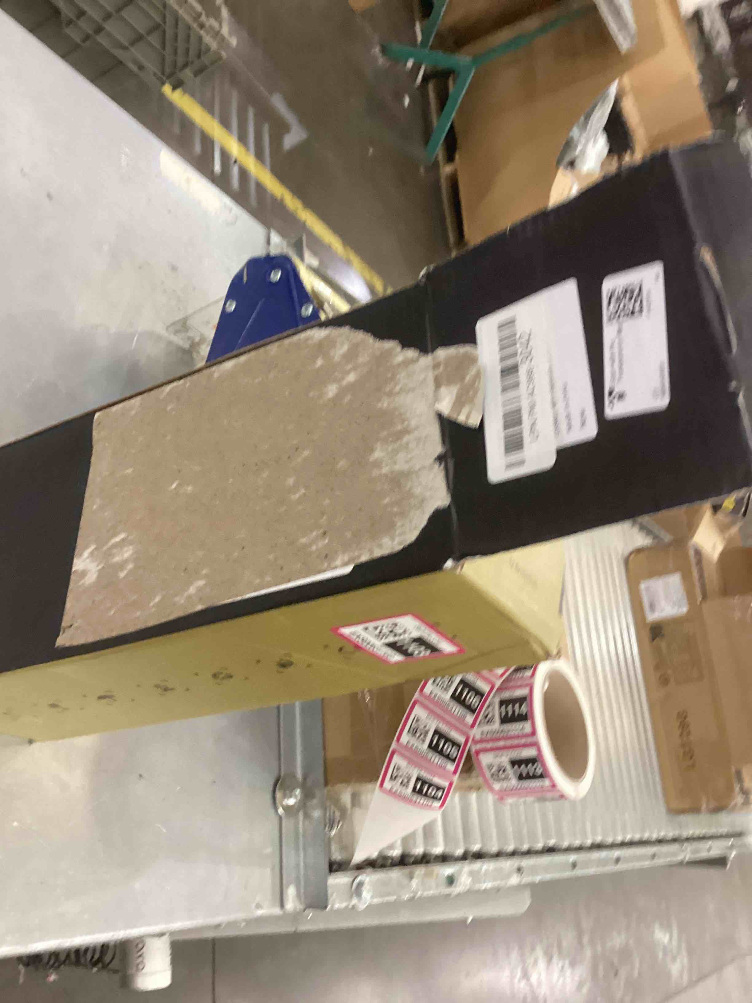 https://s3.amazonaws.com/lotting-images-prod/bidfta/EXS00631103_1694456817737.jpeg