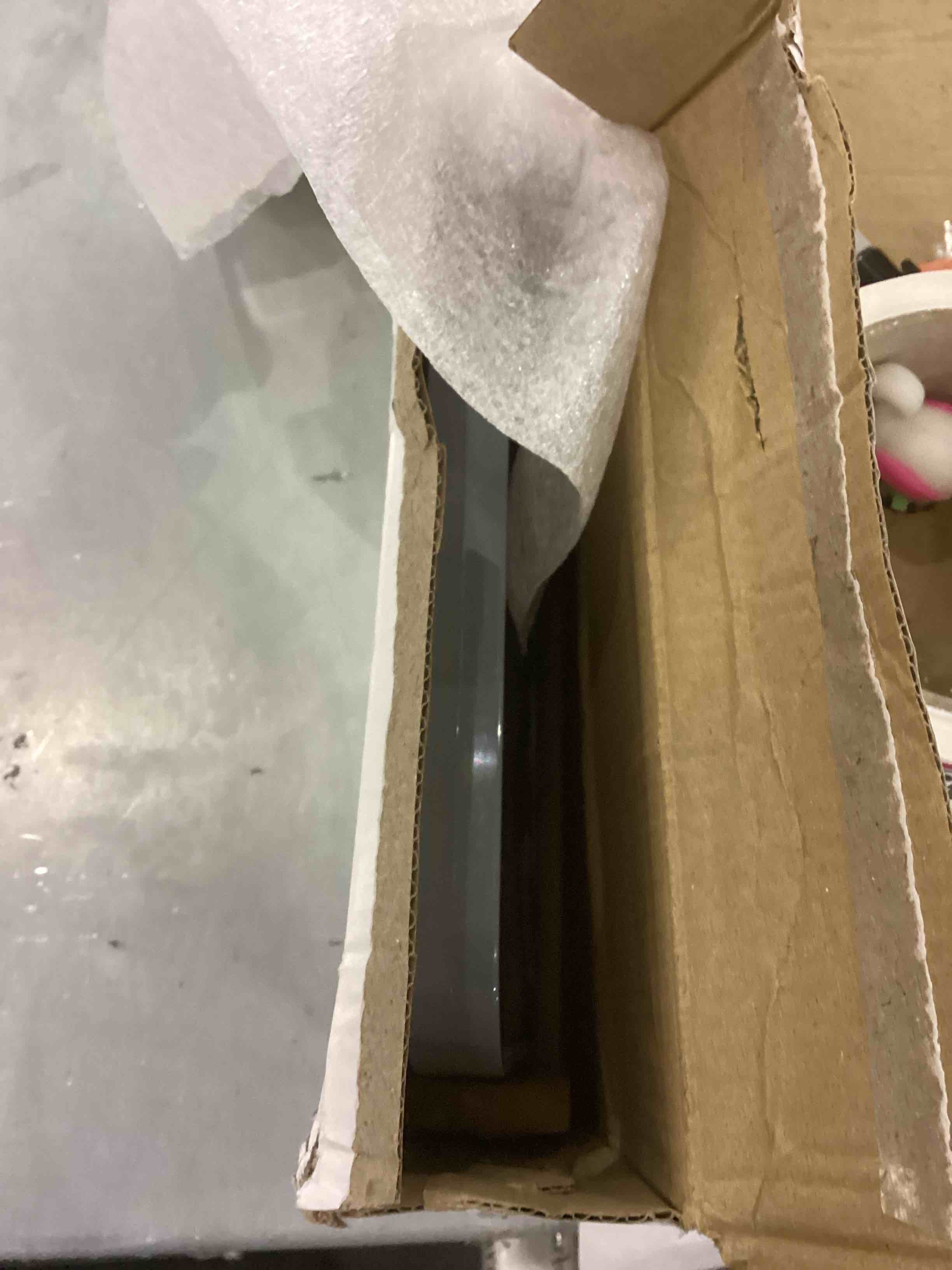 https://s3.amazonaws.com/lotting-images-prod/bidfta/EXS00631132_1694520703624.jpeg