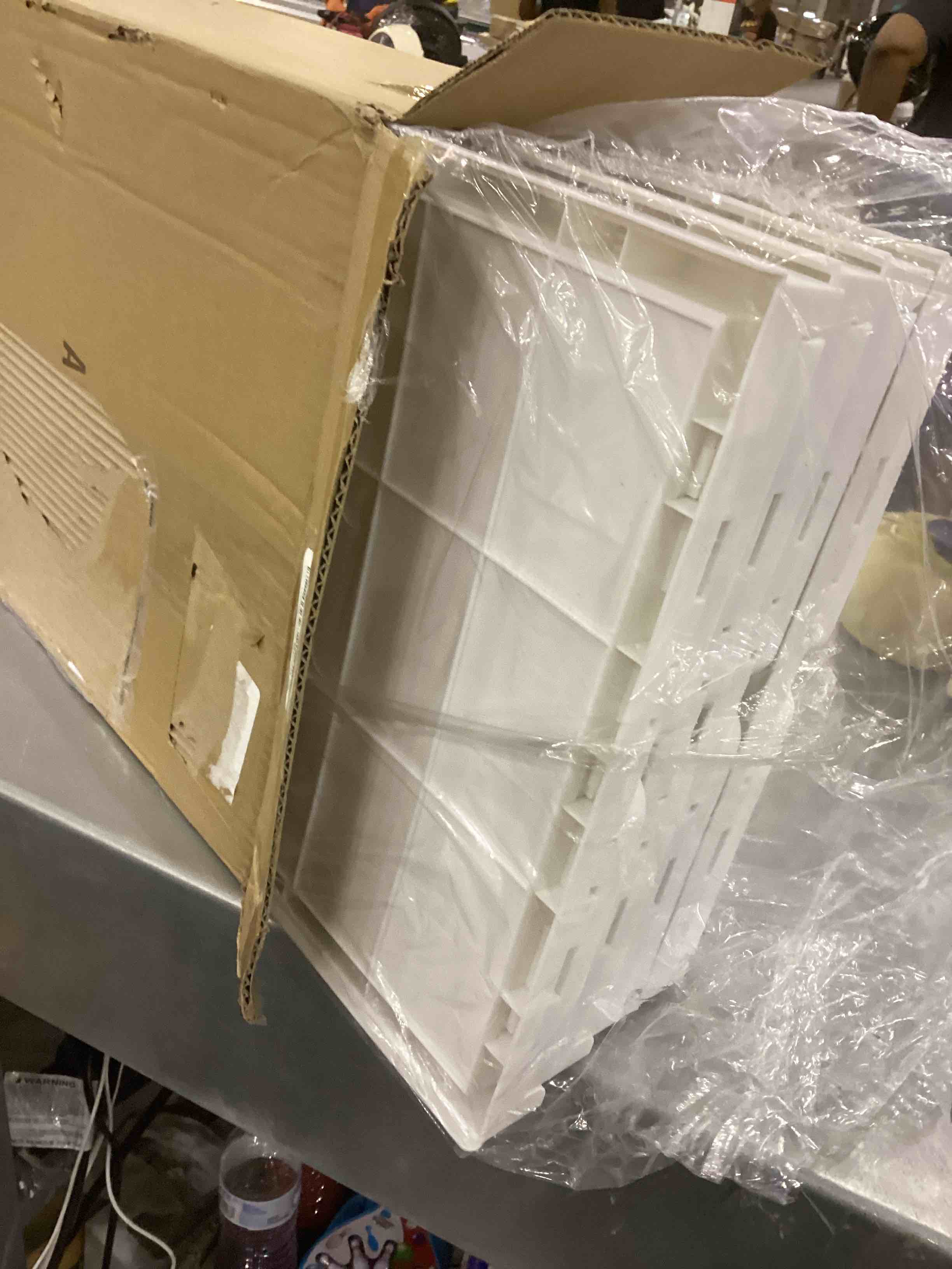 https://s3.amazonaws.com/lotting-images-prod/bidfta/EXS00631196_1694538353756.jpeg