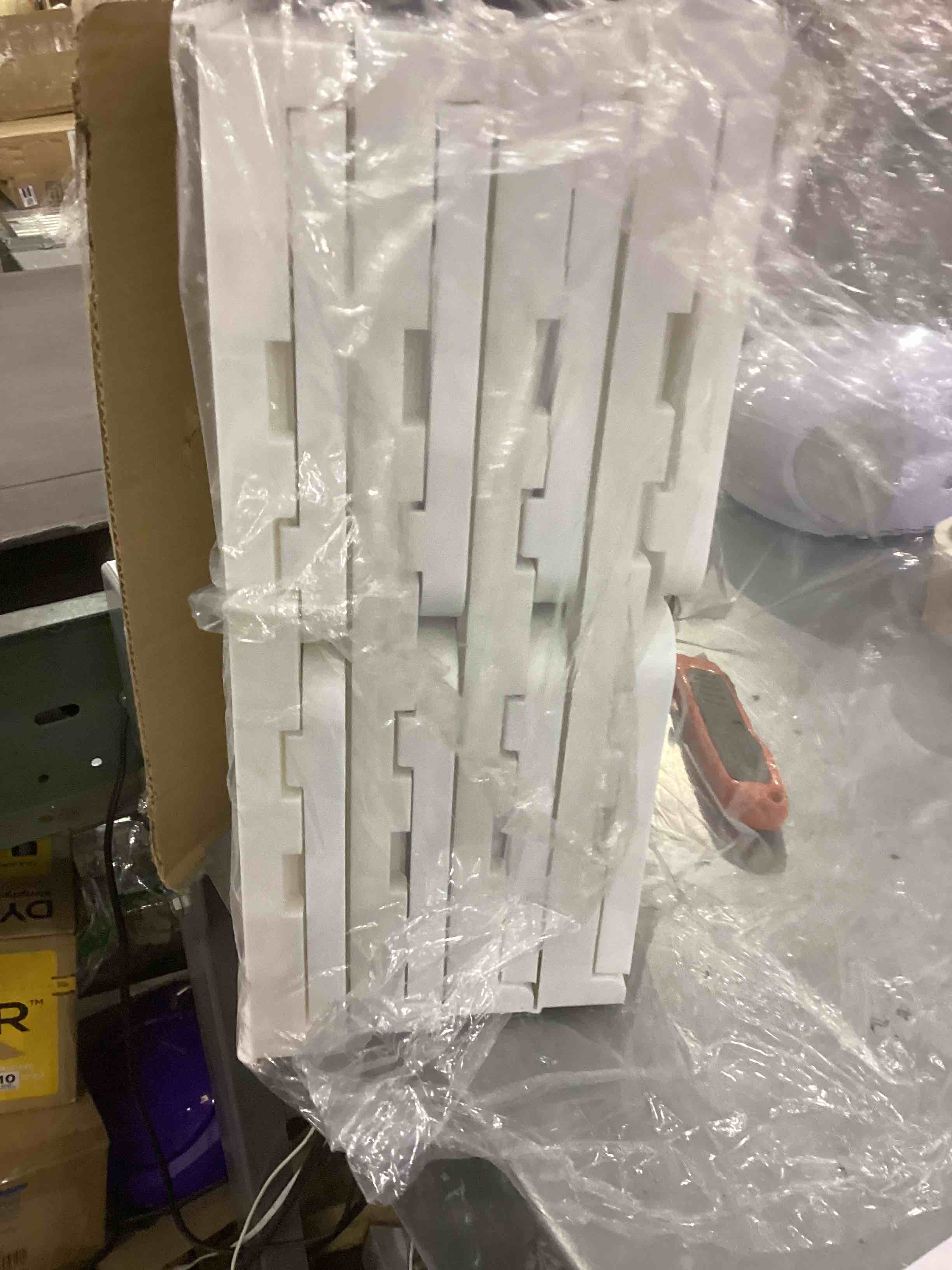 https://s3.amazonaws.com/lotting-images-prod/bidfta/EXS00631196_1694538355962.jpeg