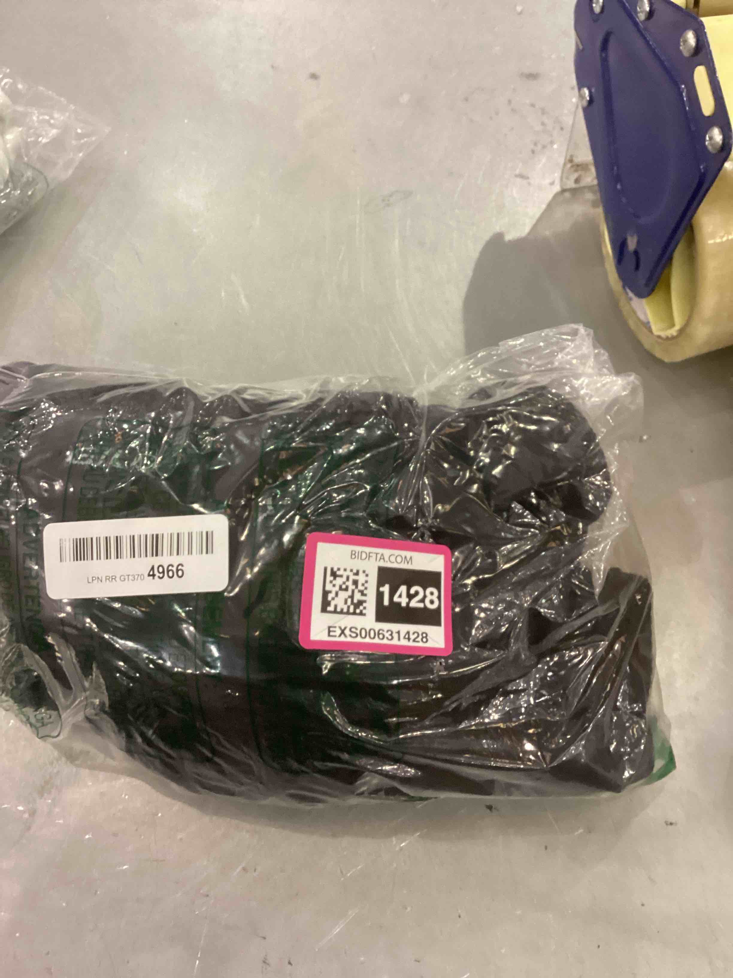https://s3.amazonaws.com/lotting-images-prod/bidfta/EXS00631428_1694616519165.jpeg