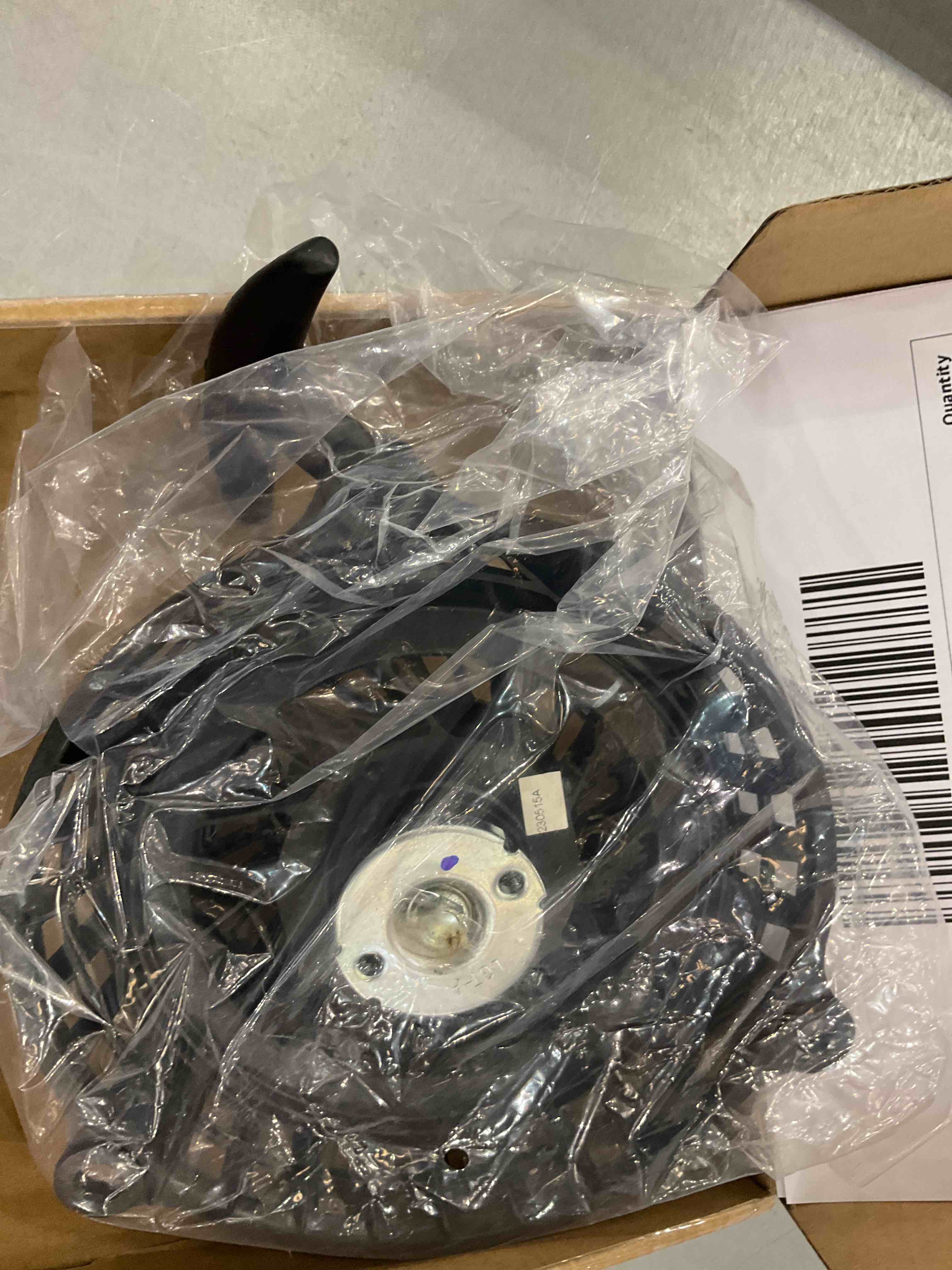https://s3.amazonaws.com/lotting-images-prod/bidfta/EXS00632297_1694712127206.jpeg