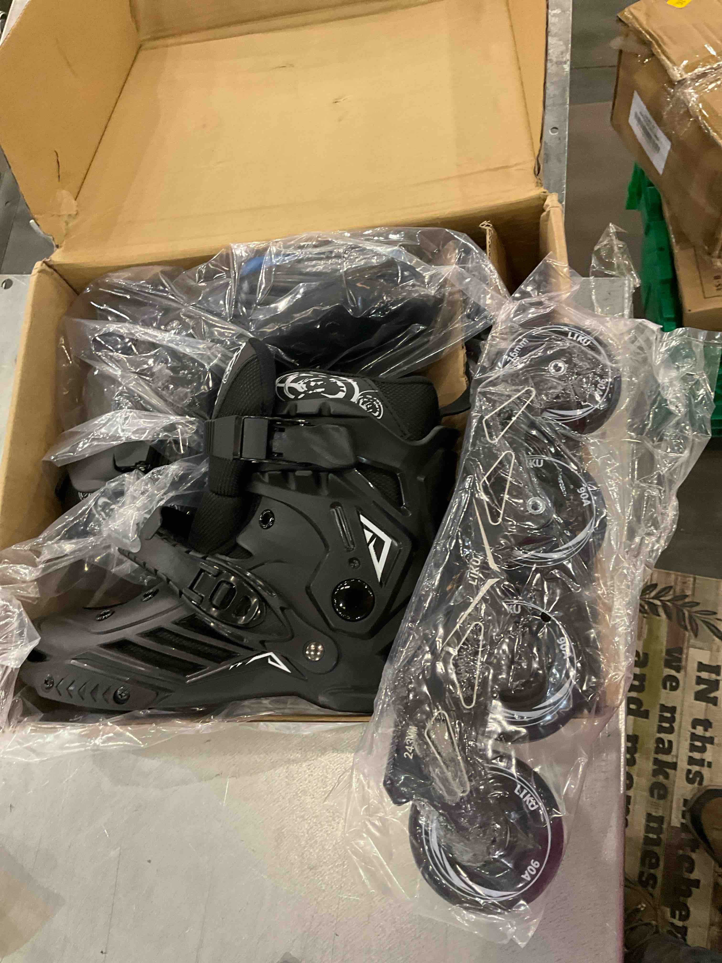 https://s3.amazonaws.com/lotting-images-prod/bidfta/EXS00632644_1696866485902.jpeg