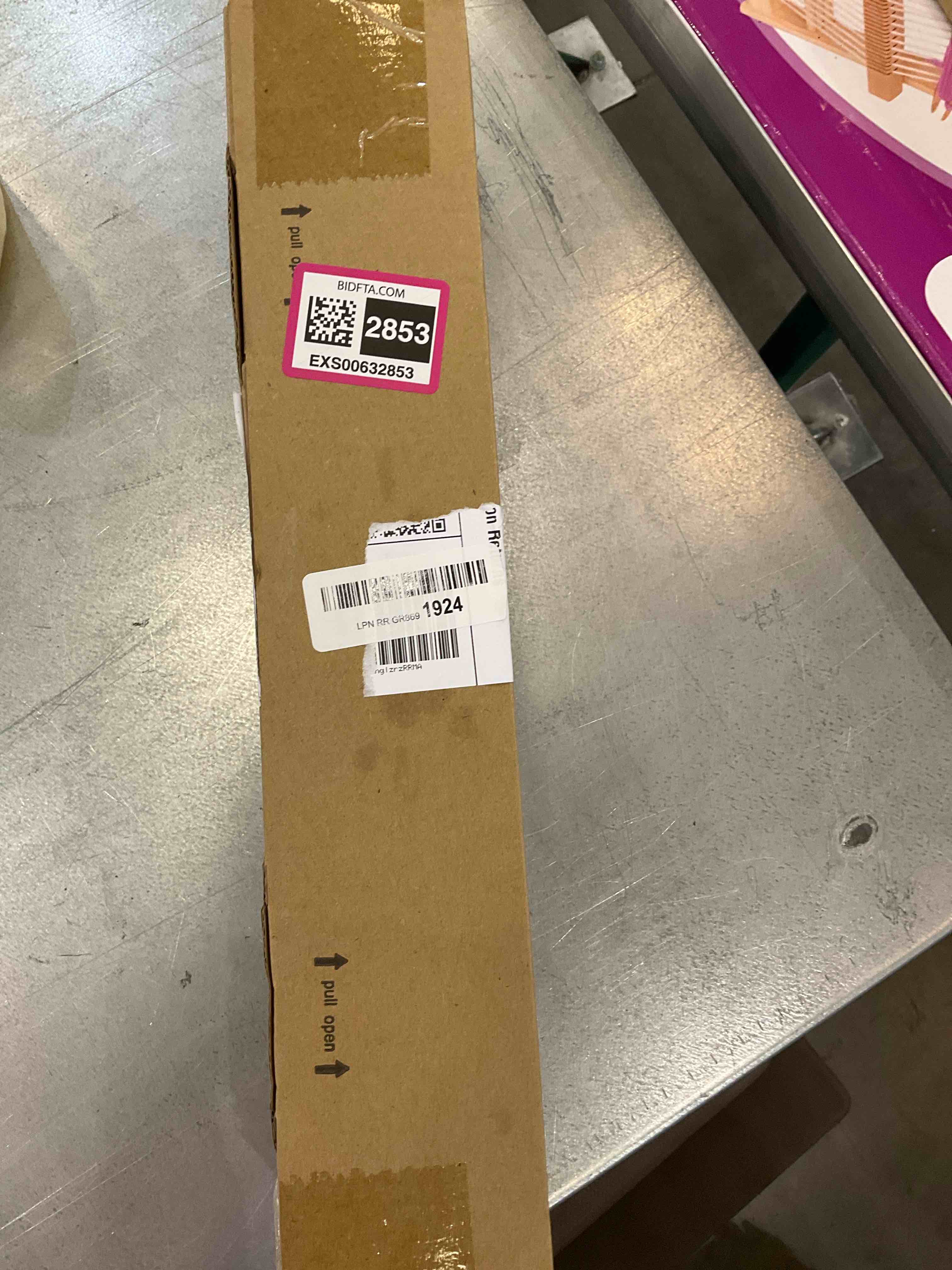 https://s3.amazonaws.com/lotting-images-prod/bidfta/EXS00632853_1696949399212.jpeg