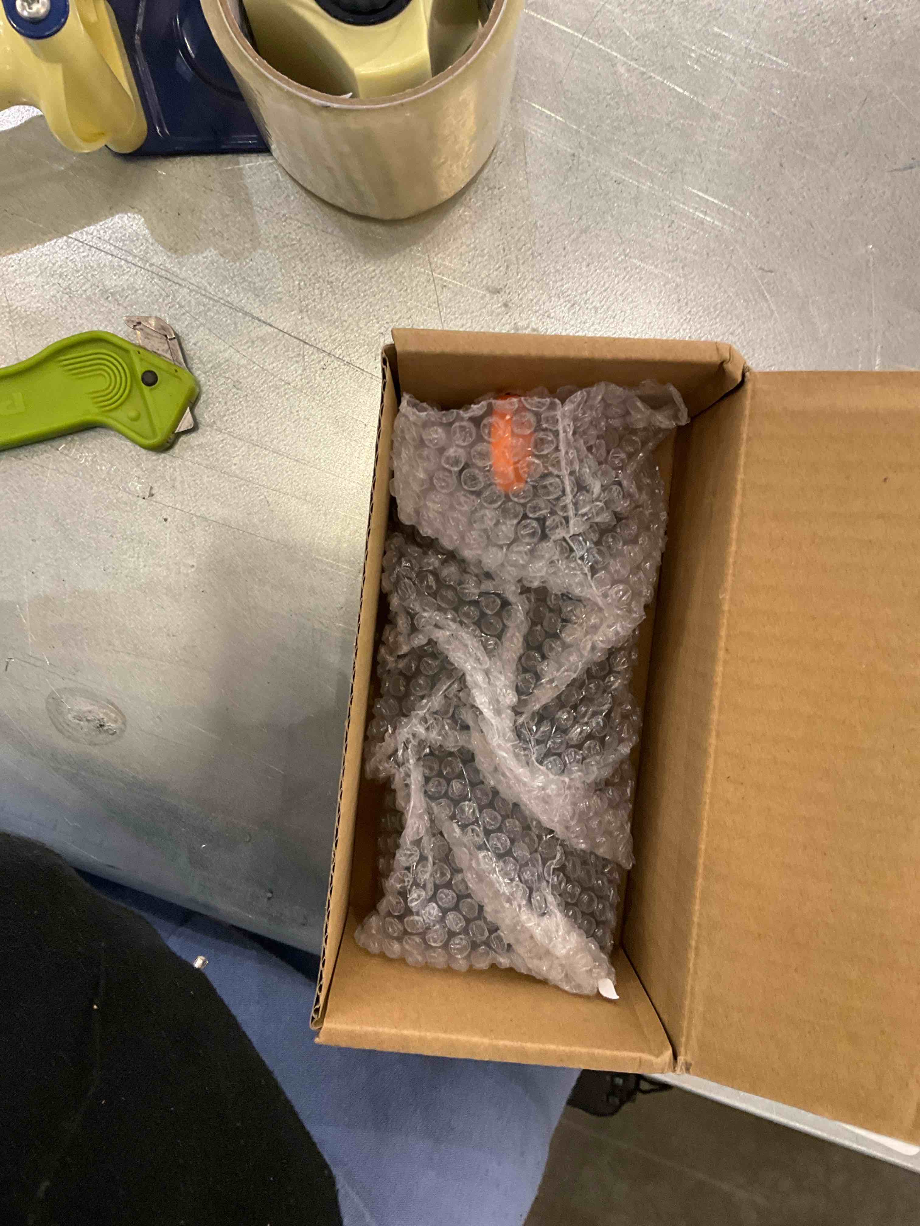 https://s3.amazonaws.com/lotting-images-prod/bidfta/EXS00633076_1695740683732.jpeg