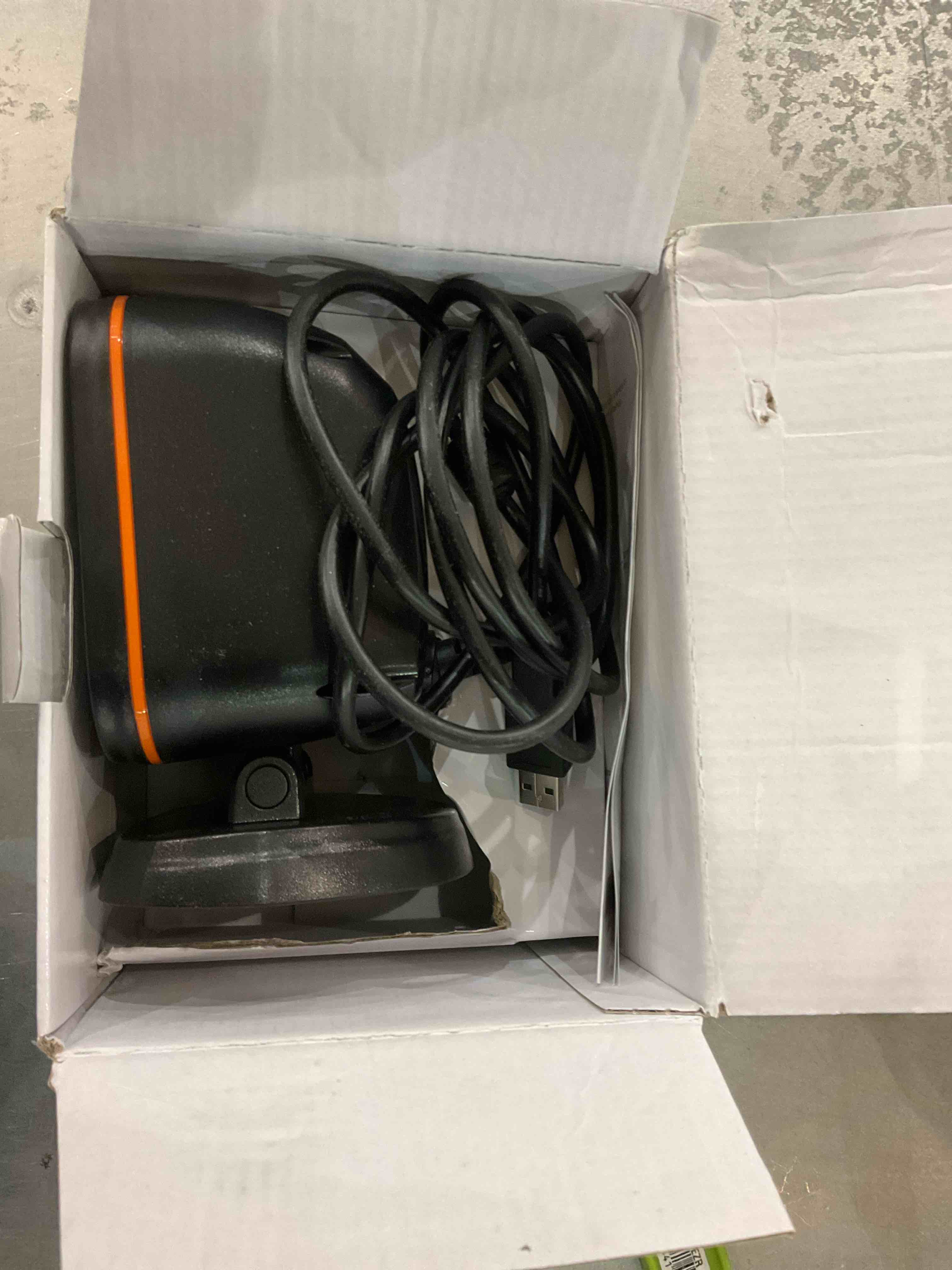 https://s3.amazonaws.com/lotting-images-prod/bidfta/EXS00633270_1695821351979.jpeg