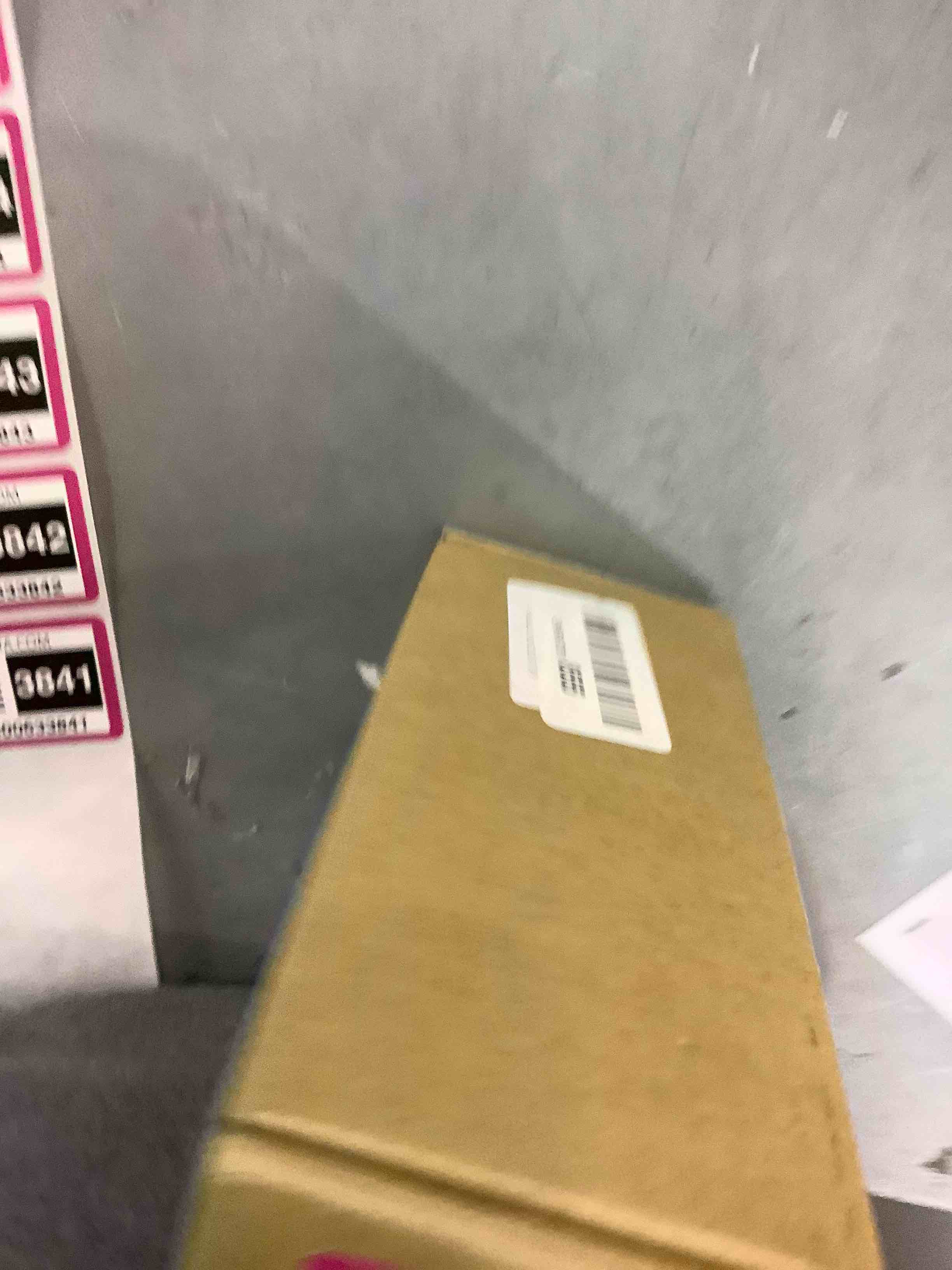 https://s3.amazonaws.com/lotting-images-prod/bidfta/EXS00633840_1695038997798.jpeg