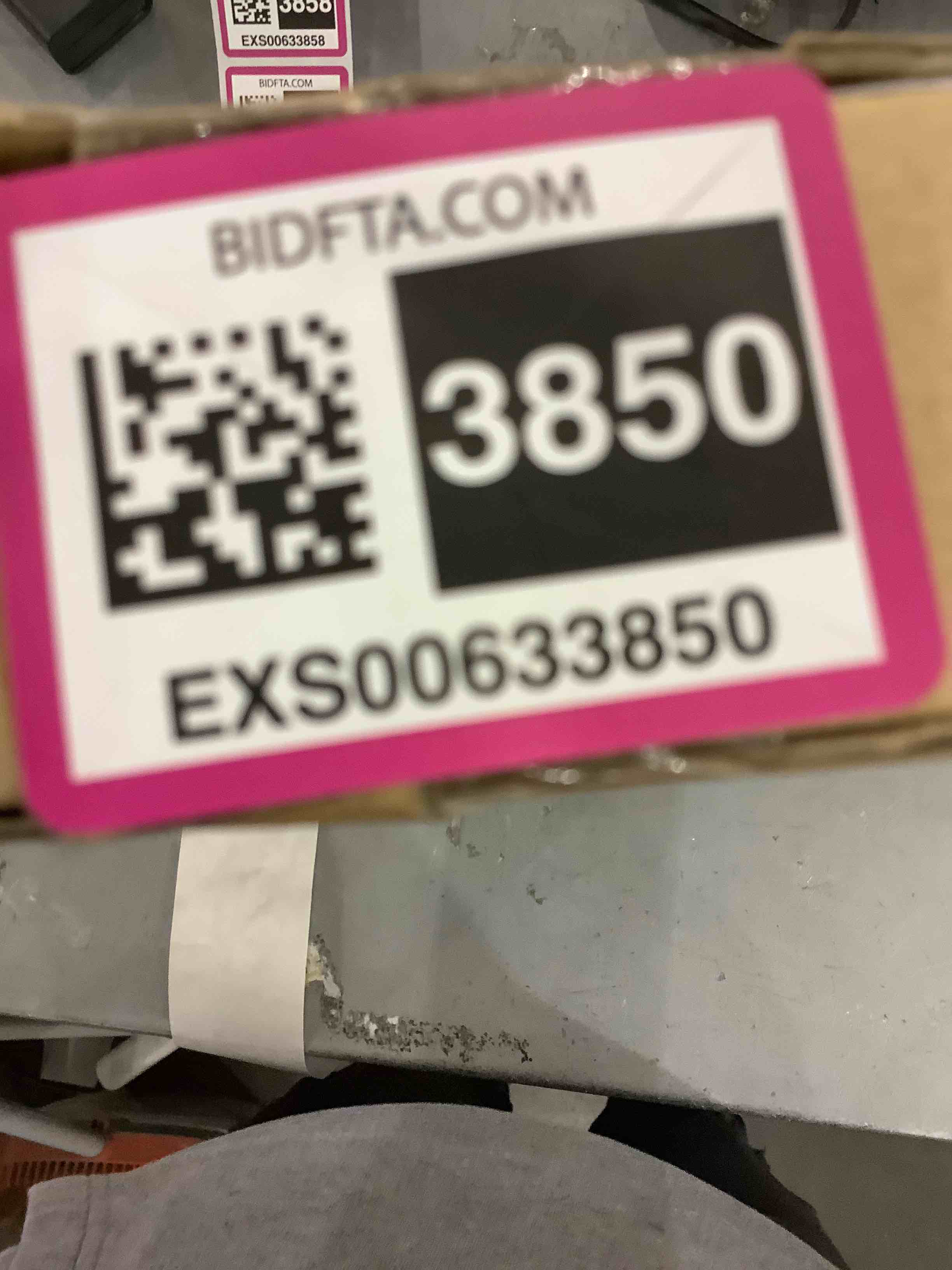 https://s3.amazonaws.com/lotting-images-prod/bidfta/EXS00633850_1695039861925.jpeg